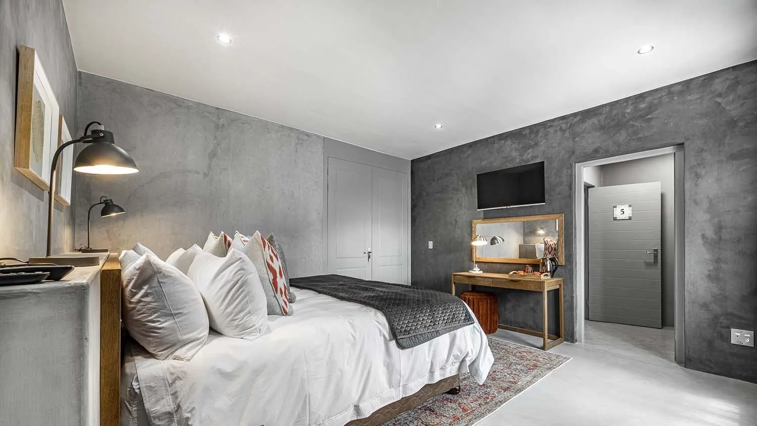 Deluxe Double Room with Bath in Belle Maroc