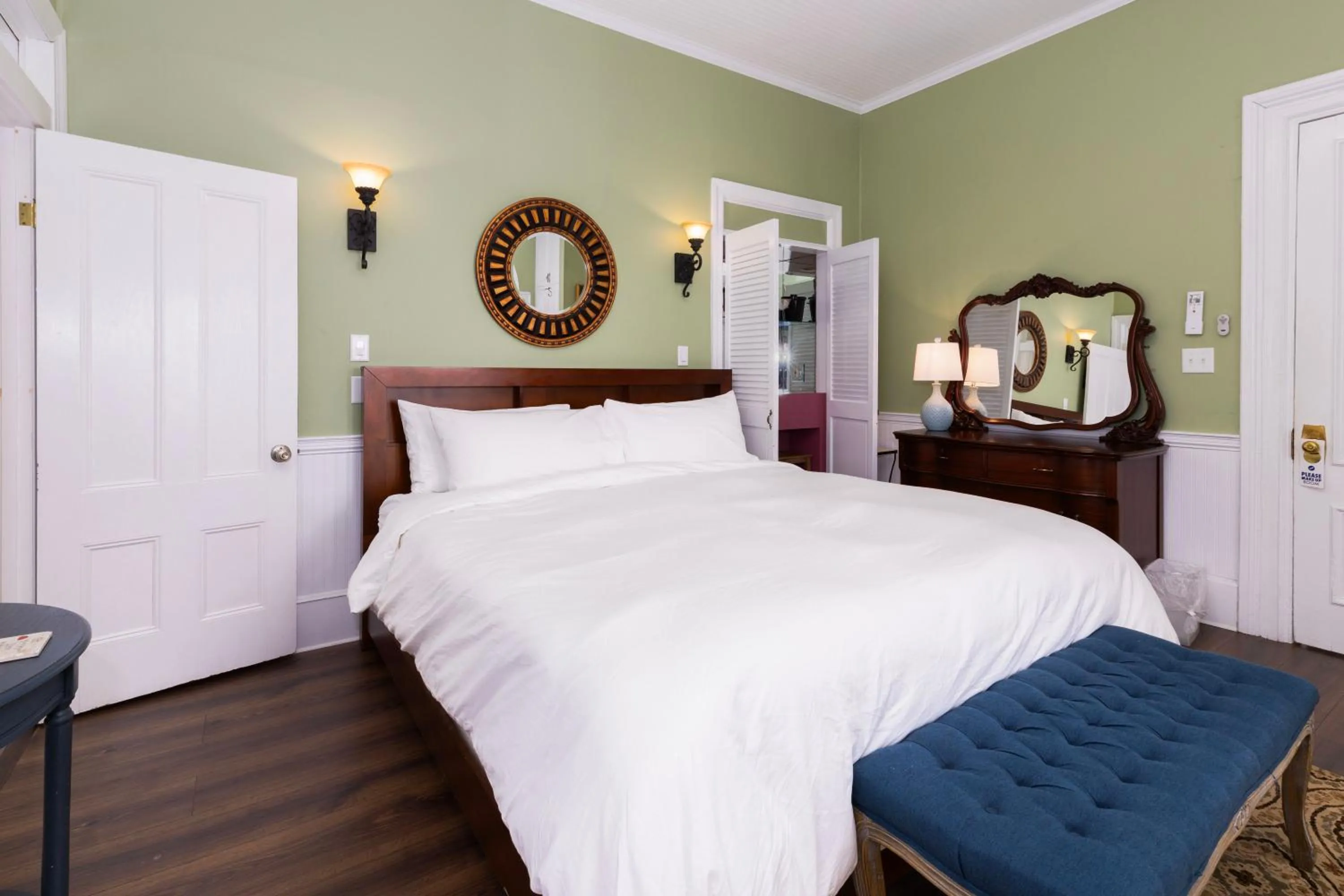 Bed in Prince Albert Guest House, Provincetown