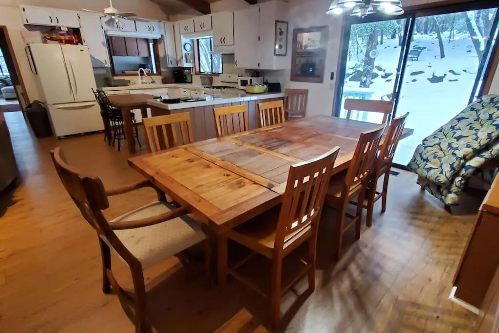 Seating area in Pine Hills Cabin in Julian