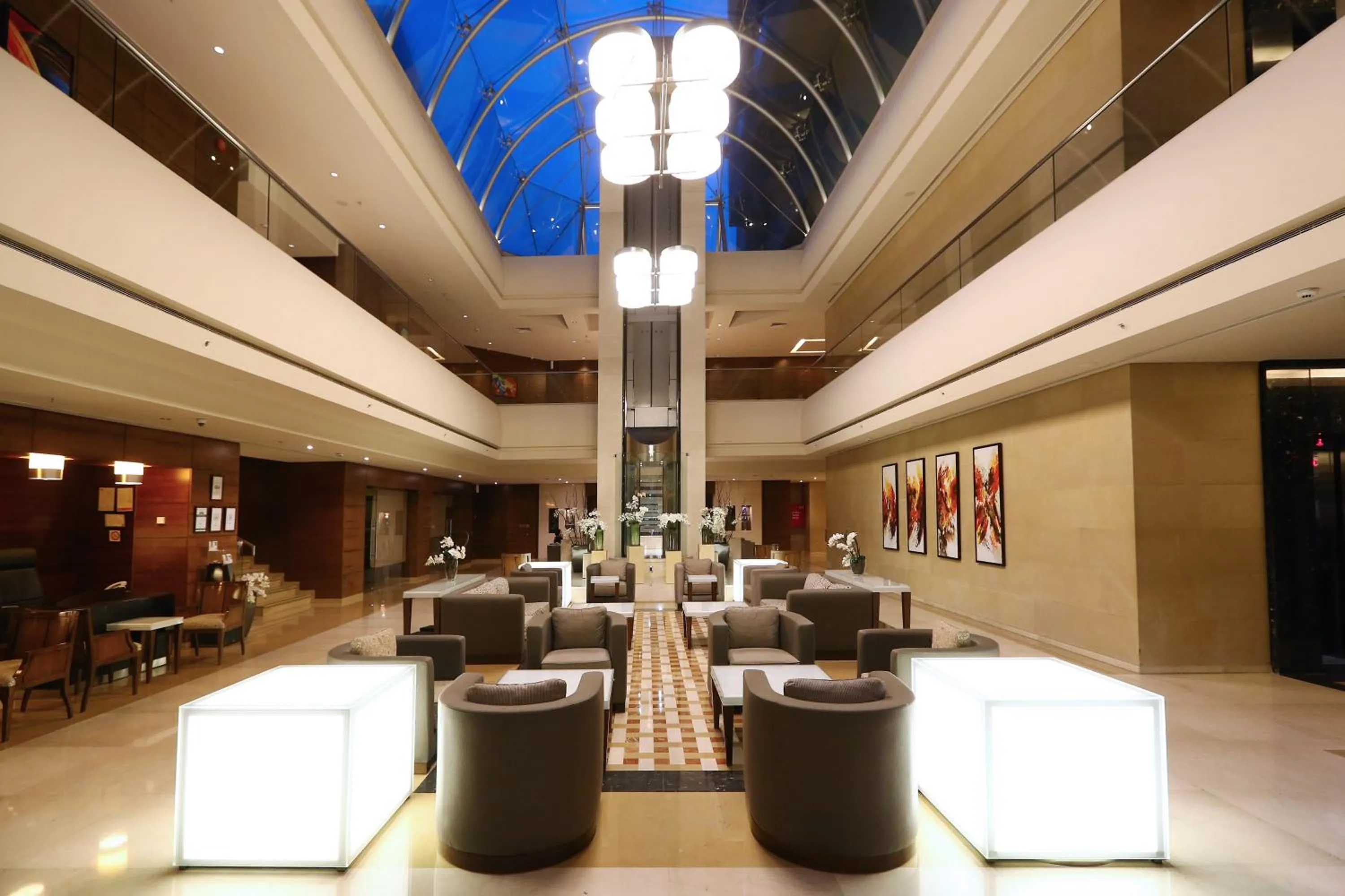 Lobby or reception in Ramada Plaza by Wyndham Beirut Raouche