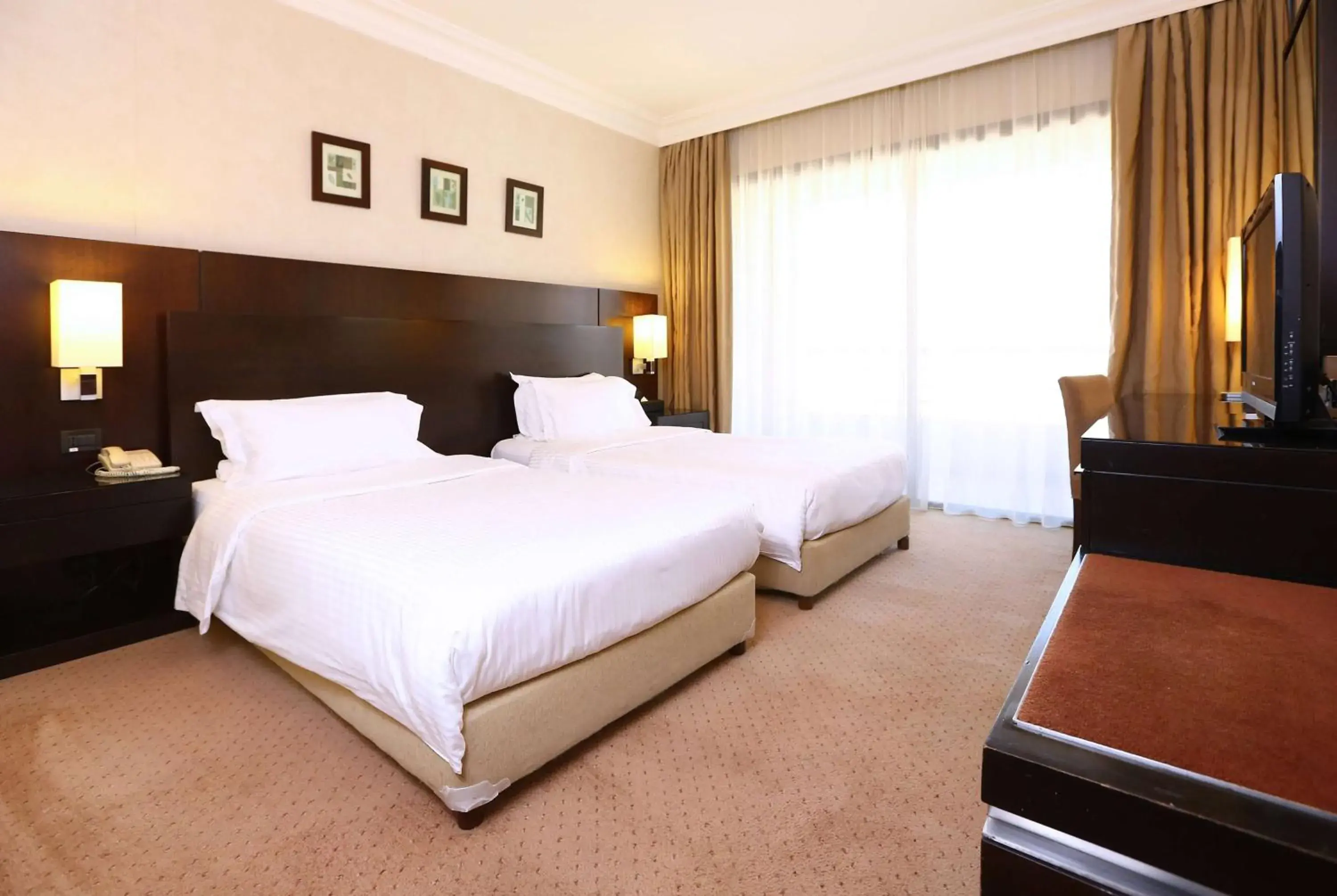 Premium Twin Room Non-Smoking in Ramada Plaza by Wyndham Beirut Raouche Premium Twin Room Non-Smoking in Ramada Plaza by Wyndham Beirut Raouche