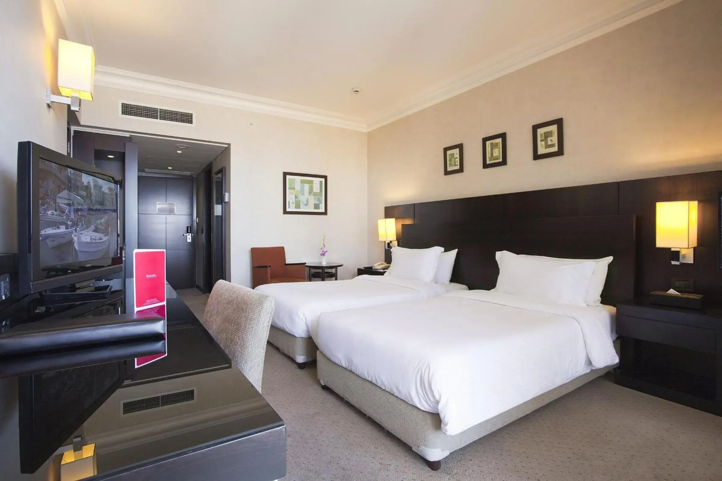 Executive King Suite - Smoking in Ramada Plaza by Wyndham Beirut Raouche Executive King Suite - Smoking in Ramada Plaza by Wyndham Beirut Raouche