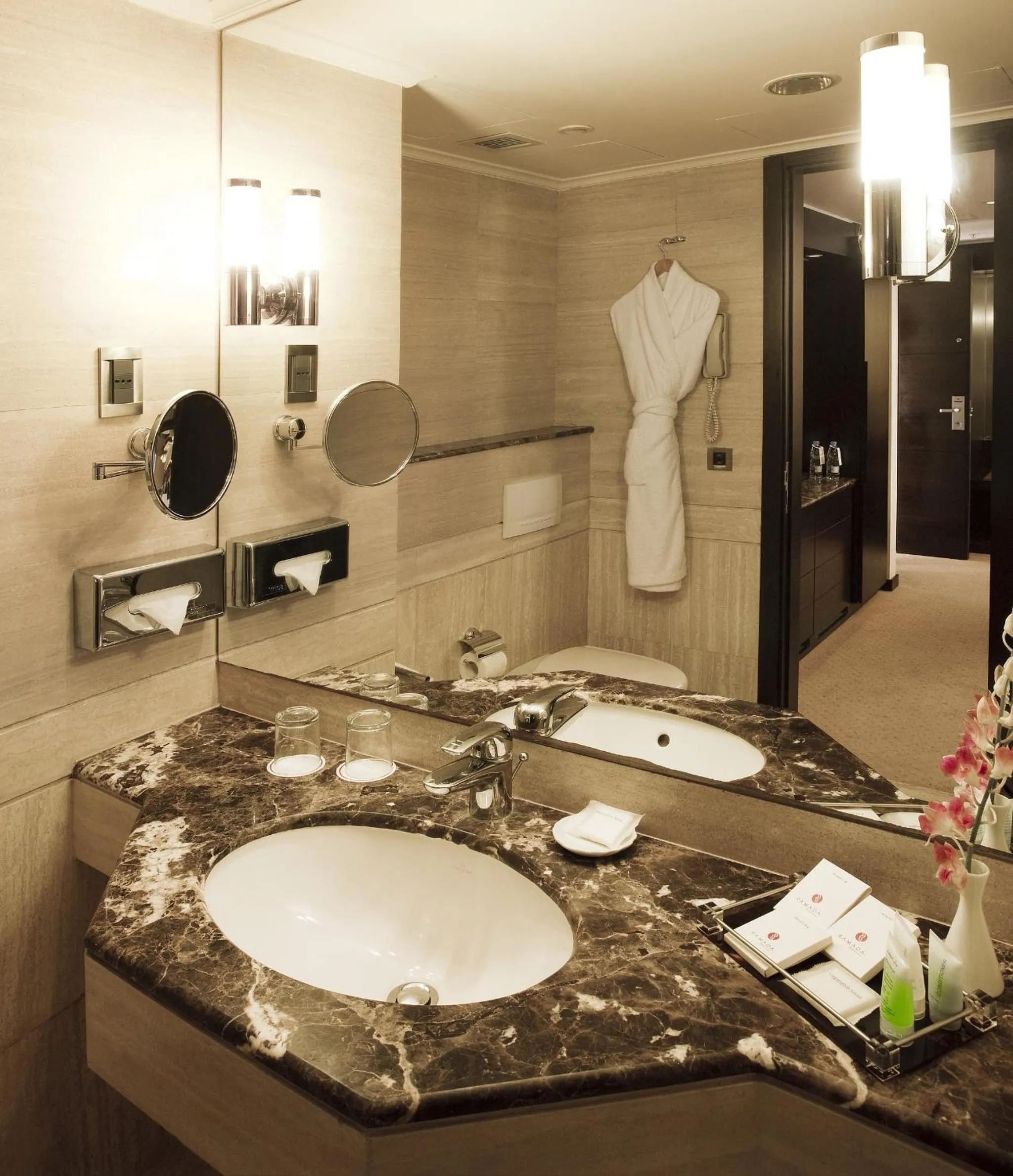 Bathroom in Ramada Plaza by Wyndham Beirut Raouche