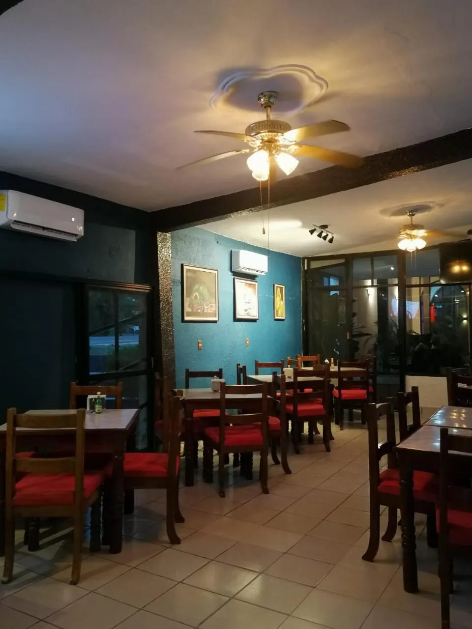 Restaurant/places to eat in HOTEL MARIA EUGENIA