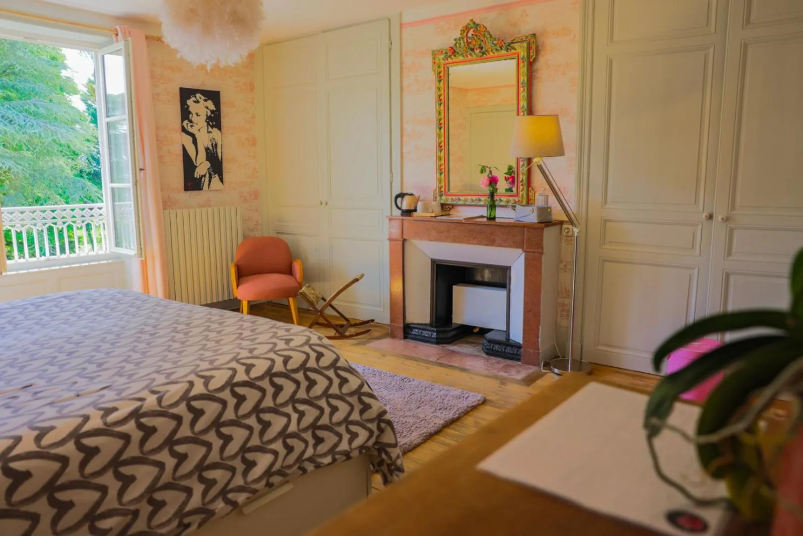 Photo of the whole room, Bed in Clos Ceres