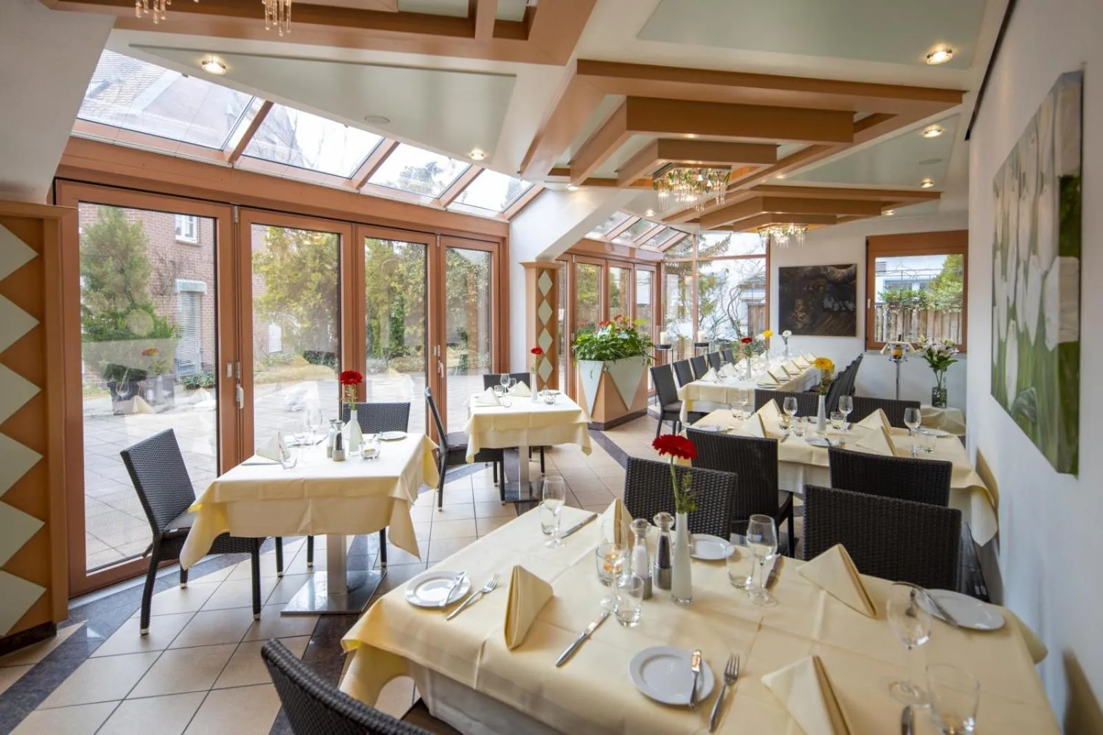 Restaurant/places to eat in Hotel Gloria Superior