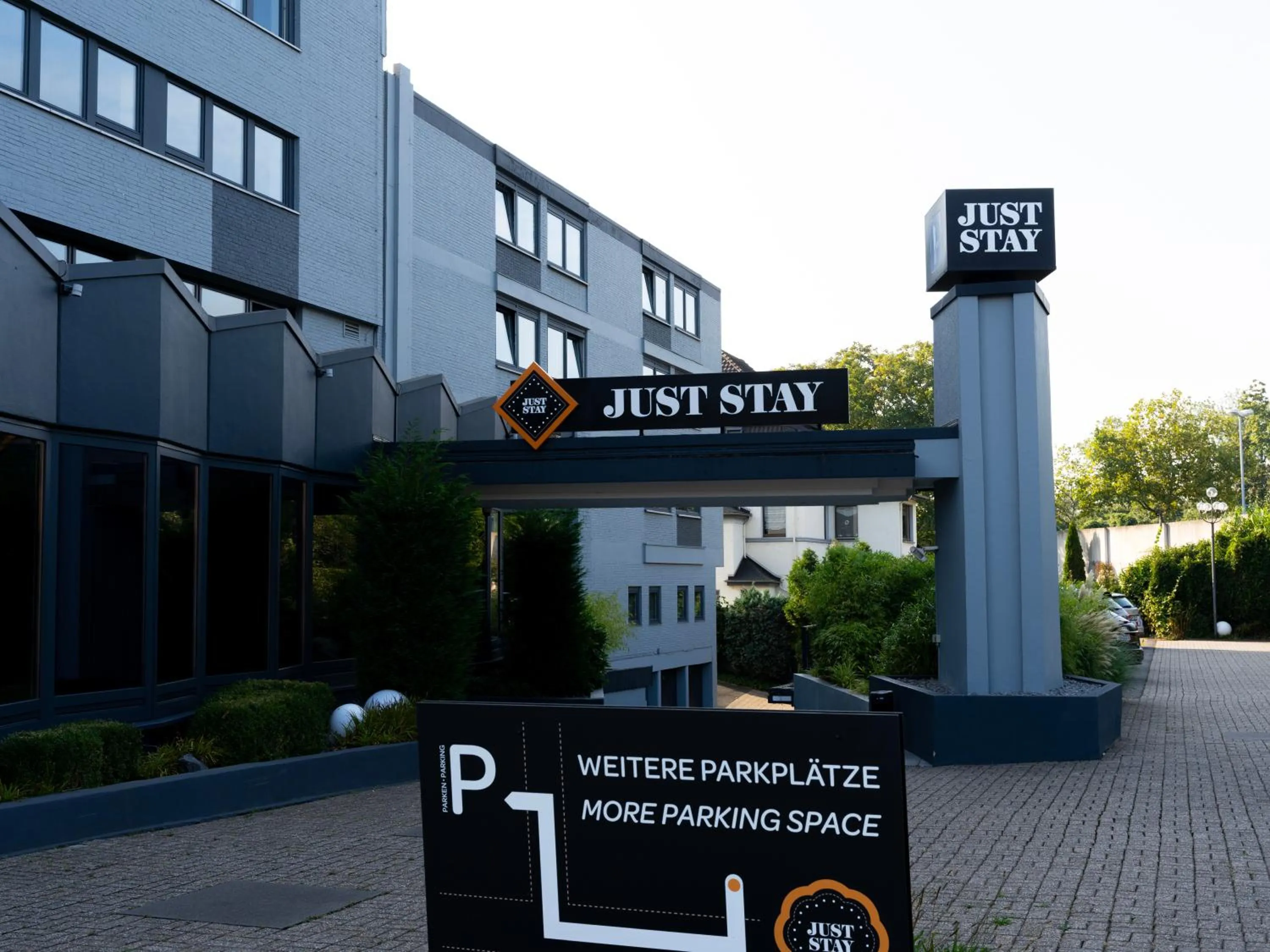 Property building in JustStay Mülheim Hotel & Apartments