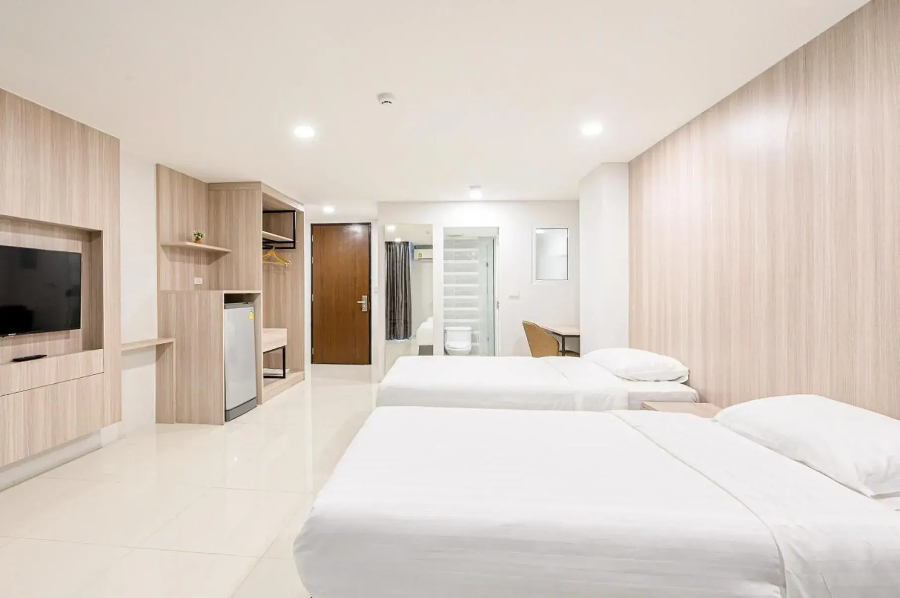 King Room in BEAR’S DEN HOTEL PATTAYA King Room in BEAR’S DEN HOTEL PATTAYA