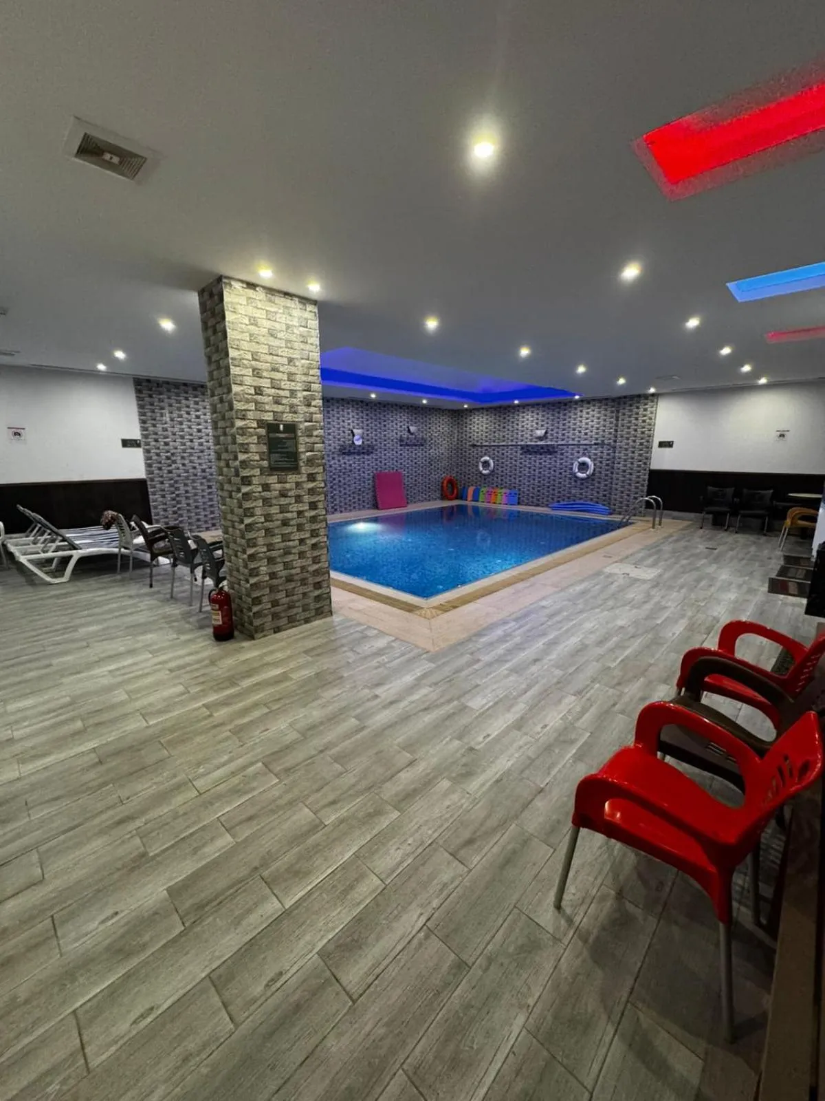 Swimming pool in Coupard Hotel