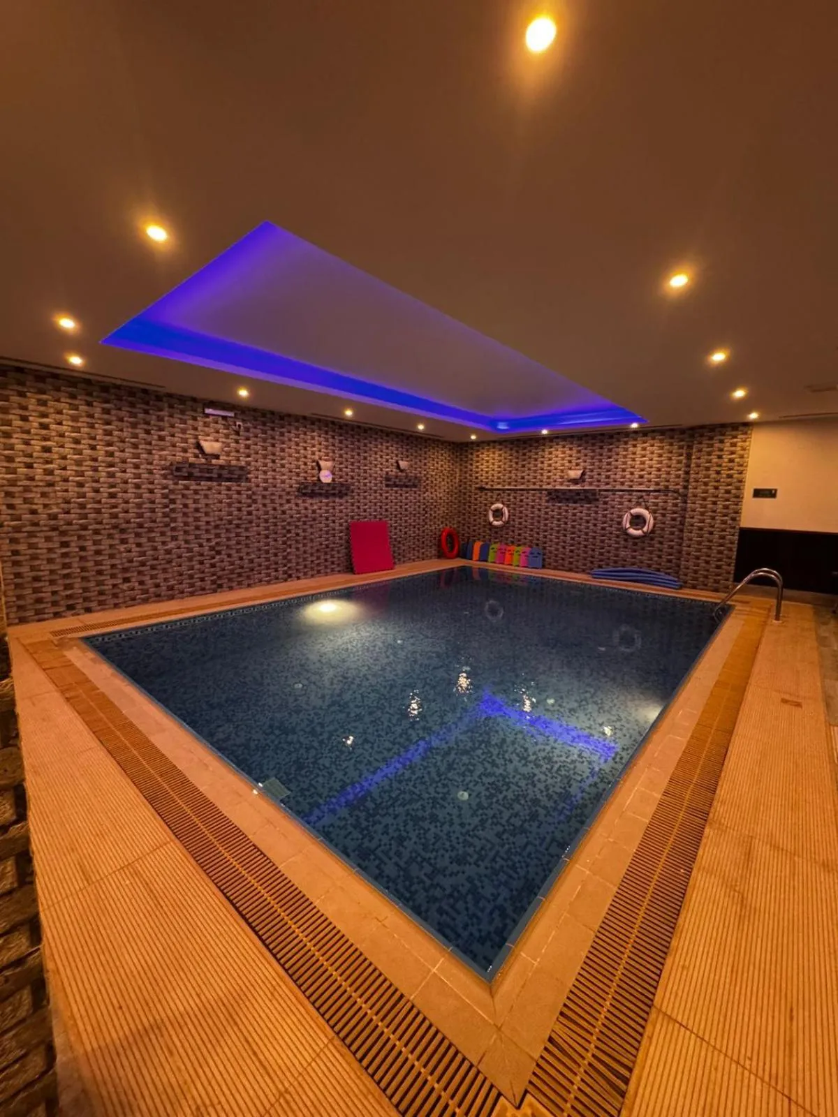 Swimming pool in Coupard Hotel