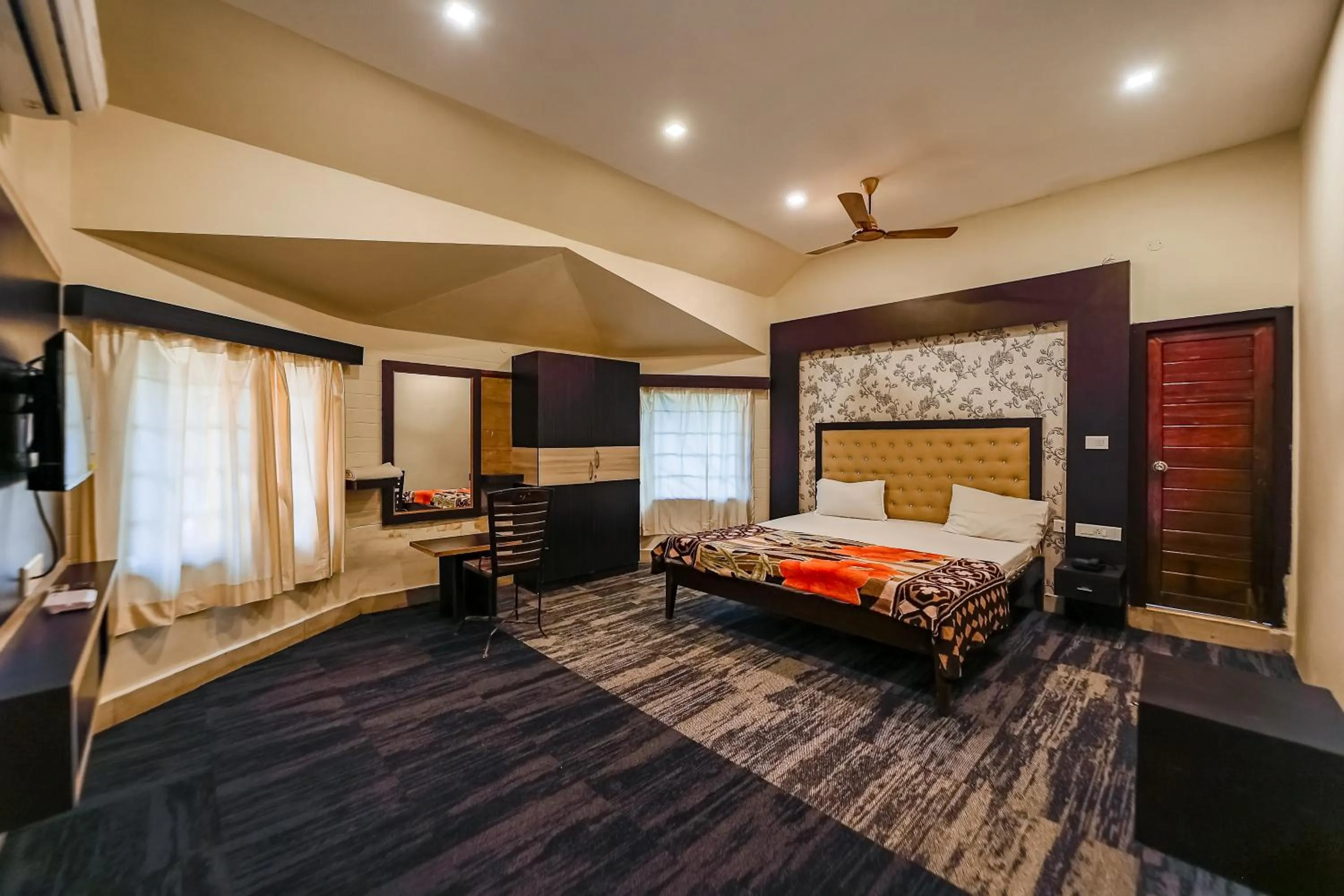 TV and multimedia in La Courtyard