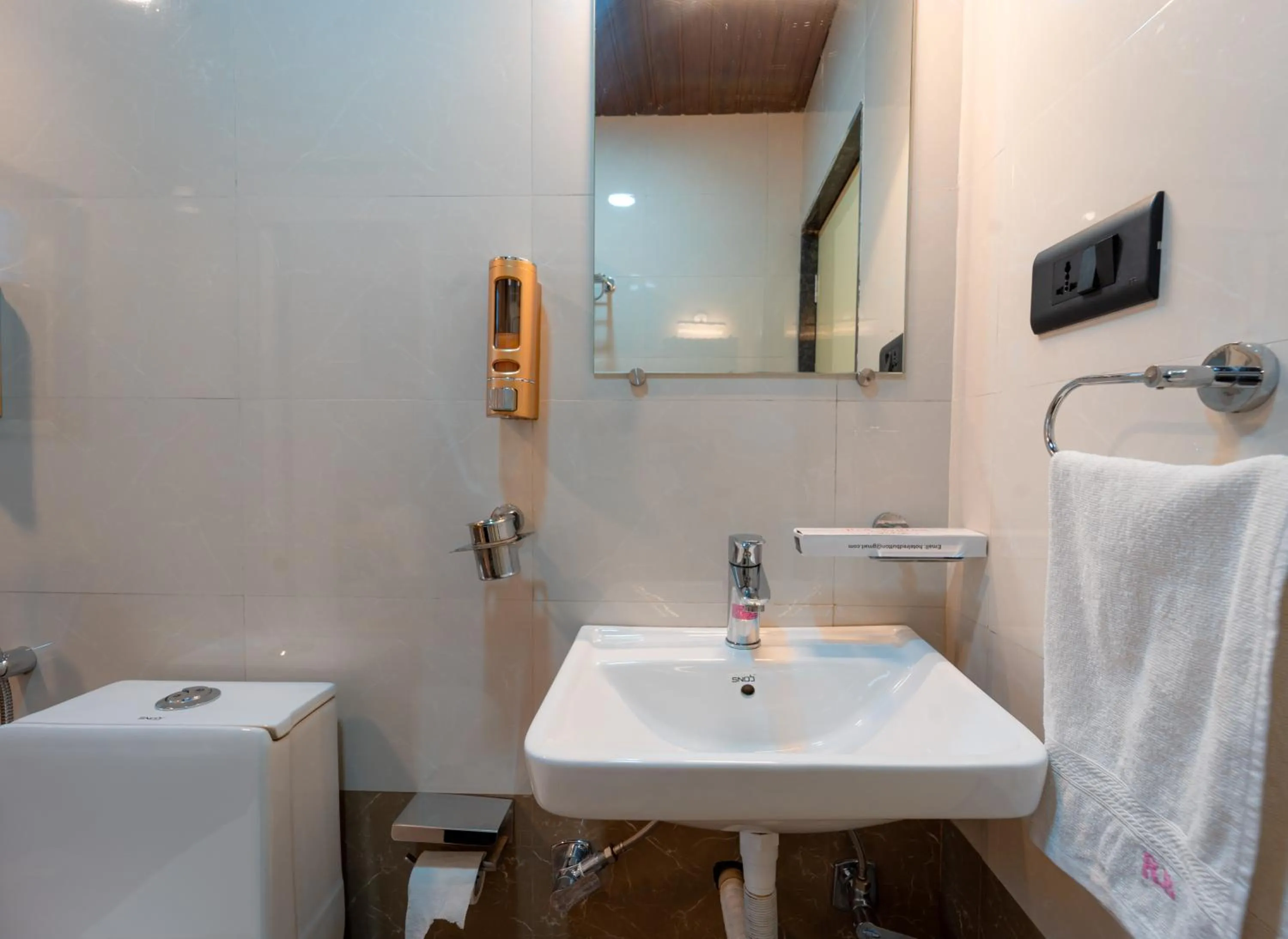 Toilet in Red Button Resort