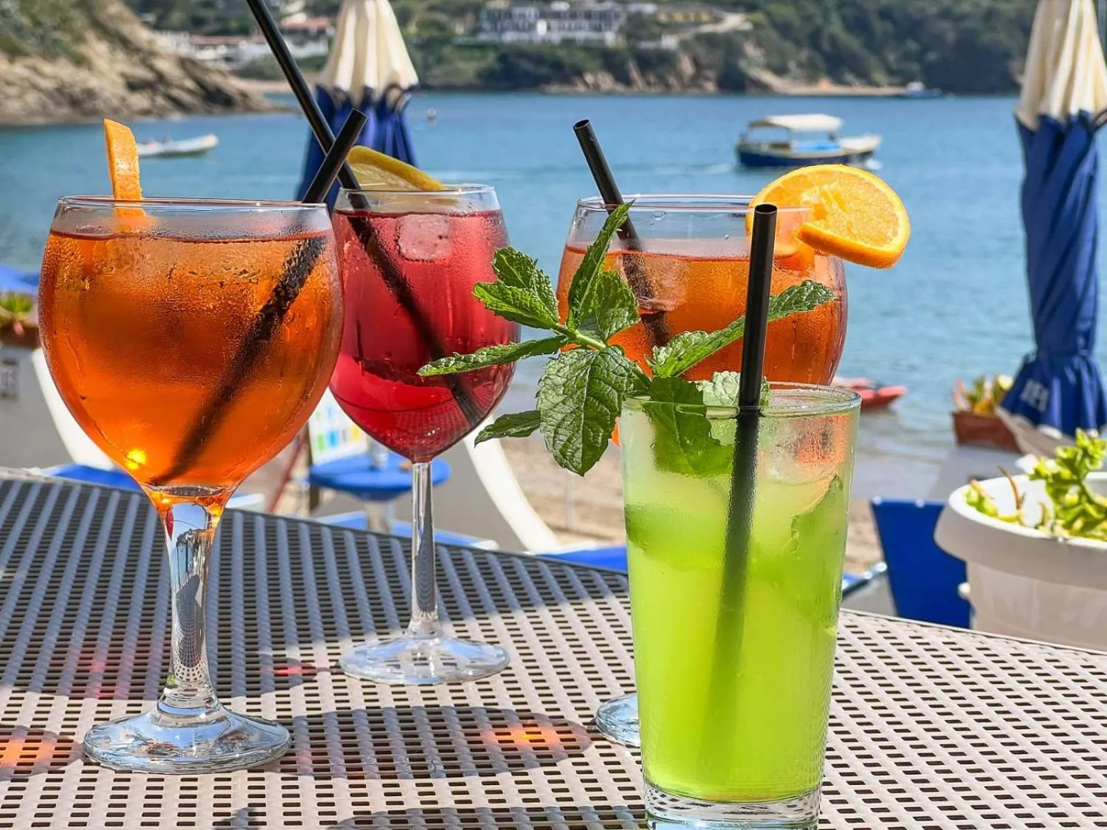 Restaurant/places to eat in Mandel 2 Residence by Mandel club