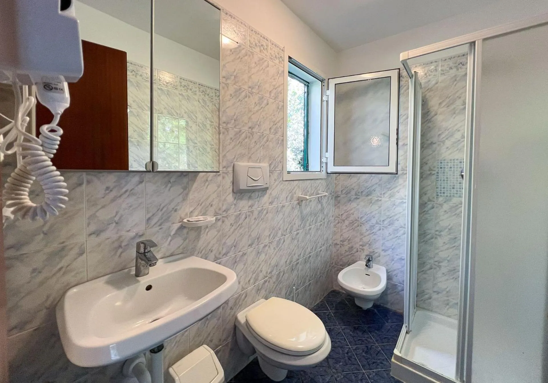 Shower in Mandel 2 Residence by Mandel club