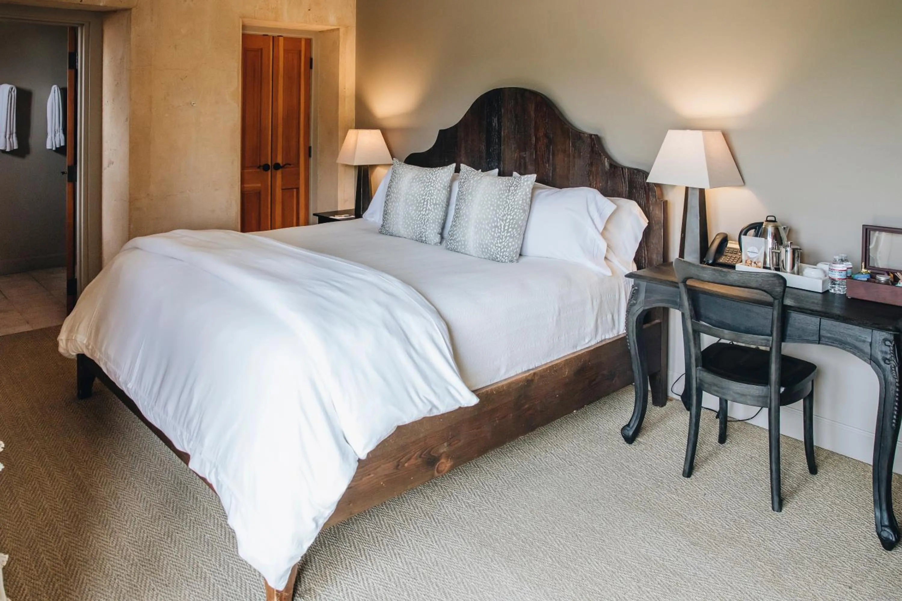 Bedroom, Bed in Seven Branches Venue and Inn