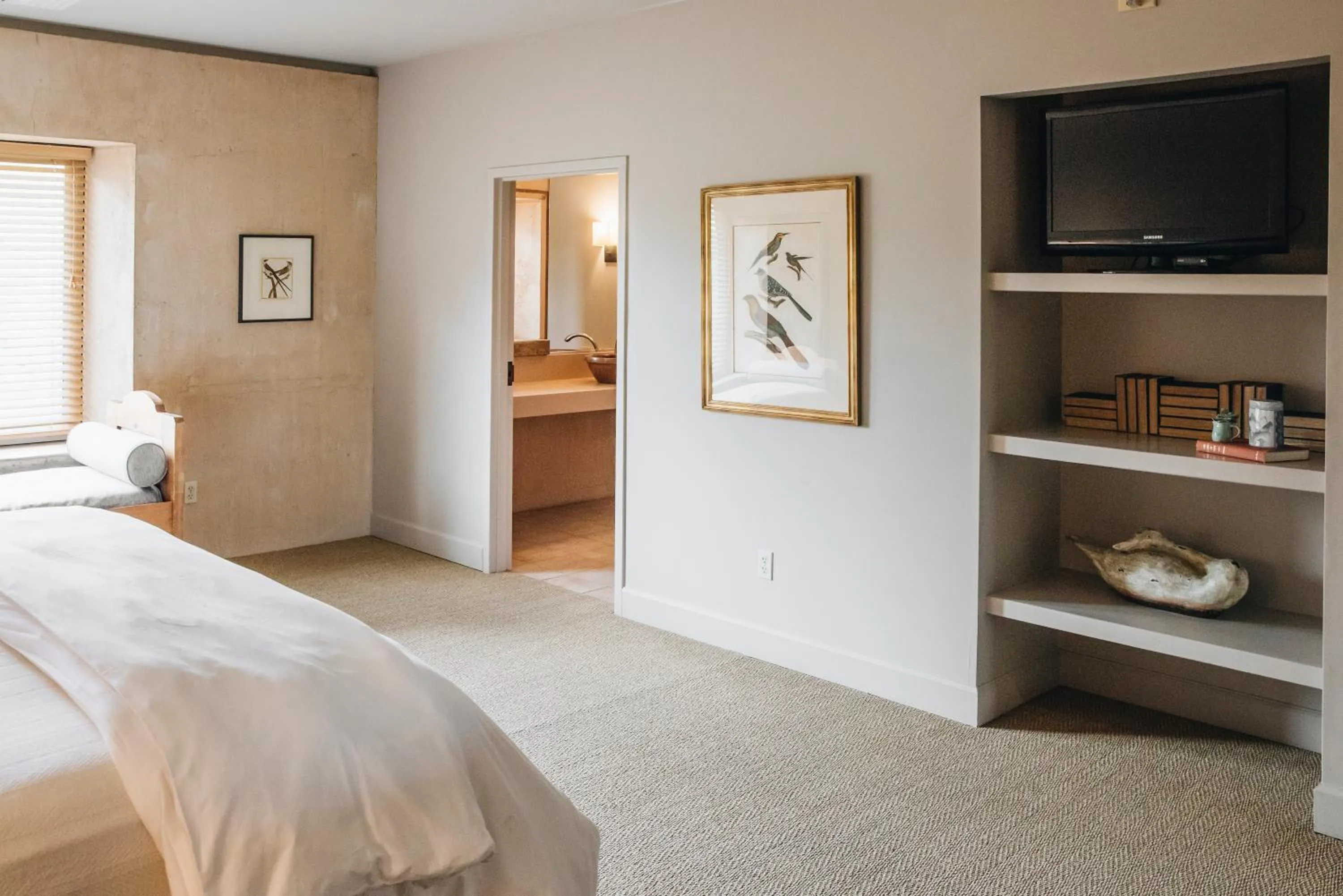 Bathroom, Bed in Seven Branches Venue and Inn