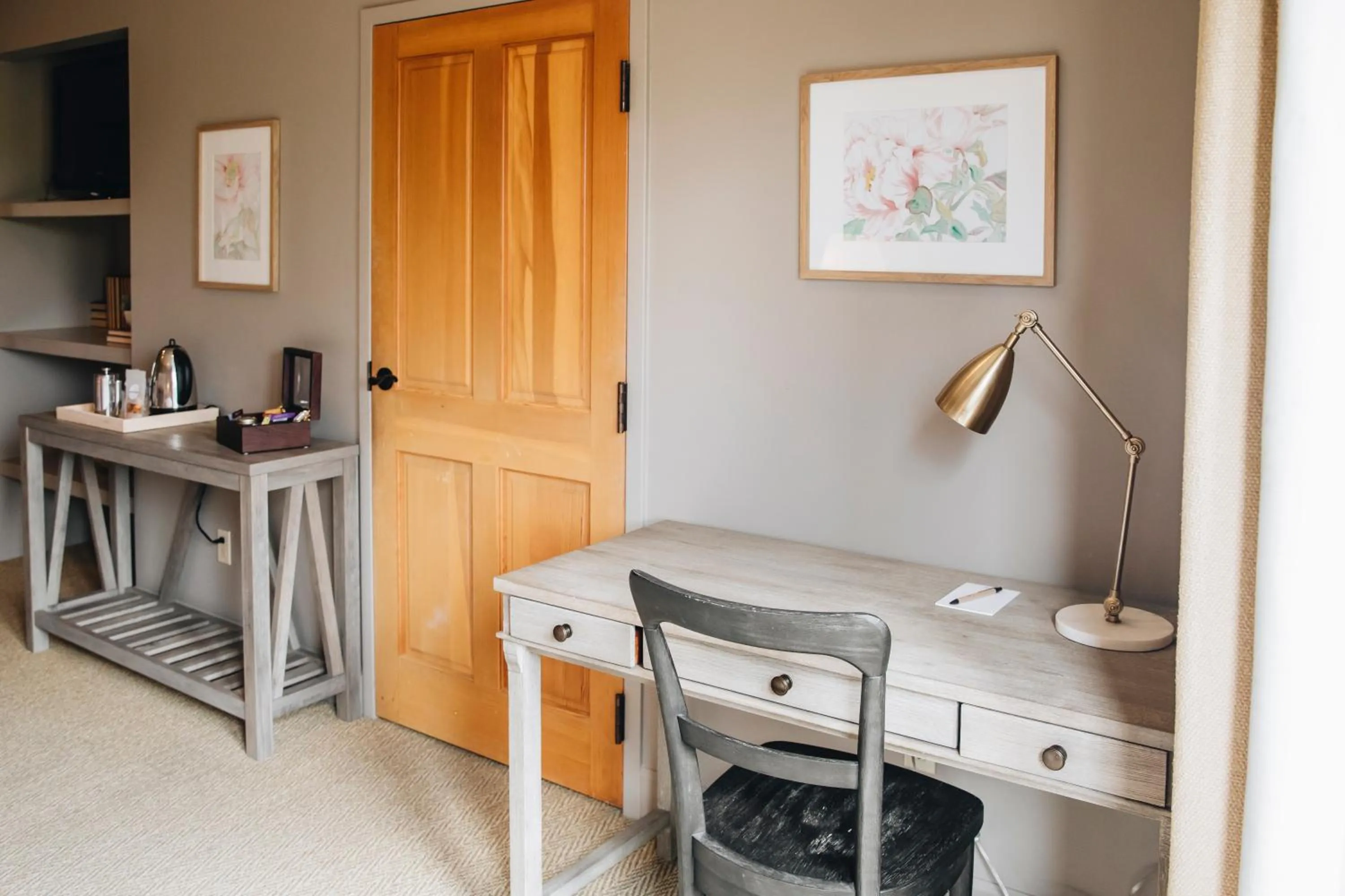 Coffee/tea facilities in Seven Branches Venue and Inn