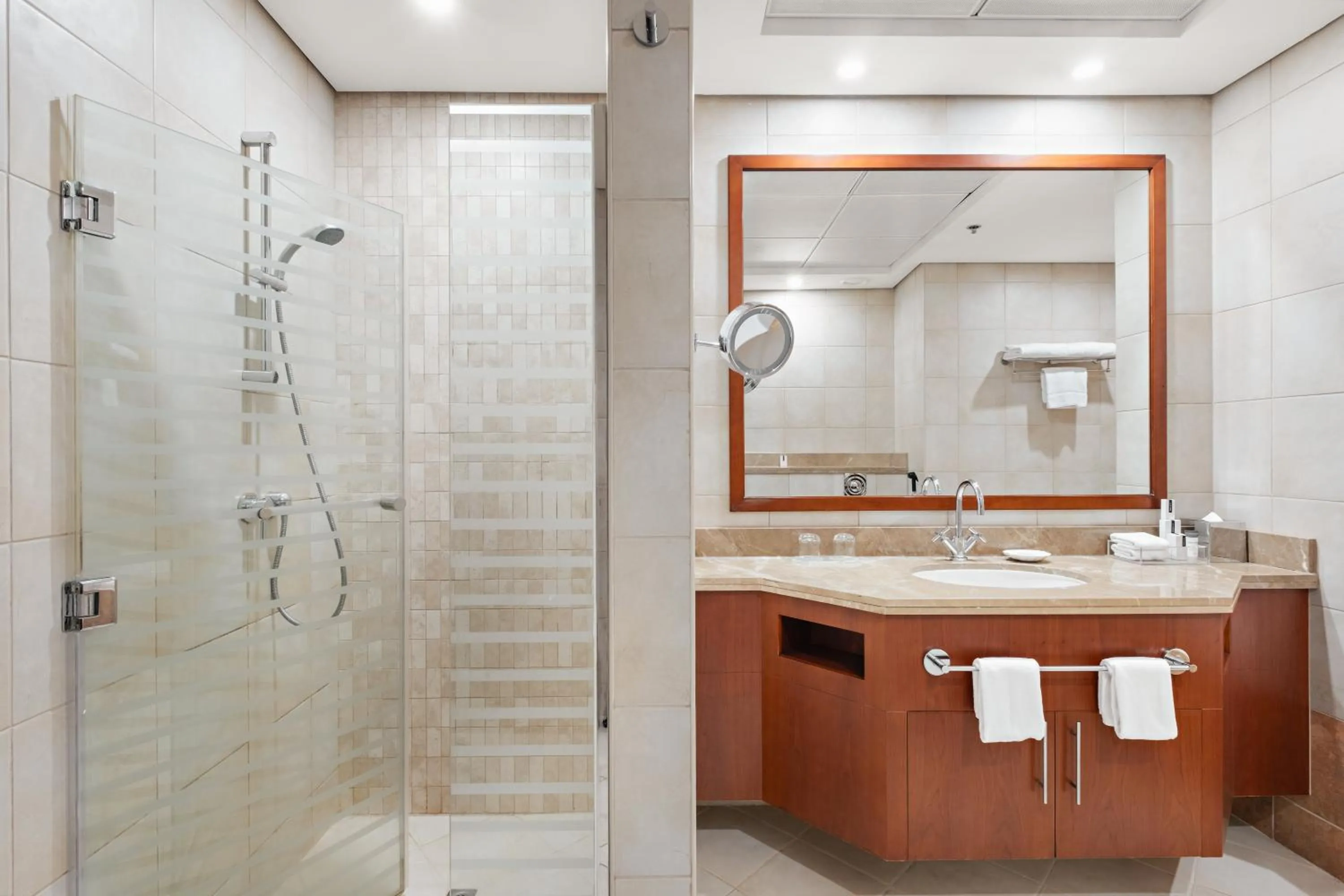 Shower in Blue Beach Tower The Walk JBR