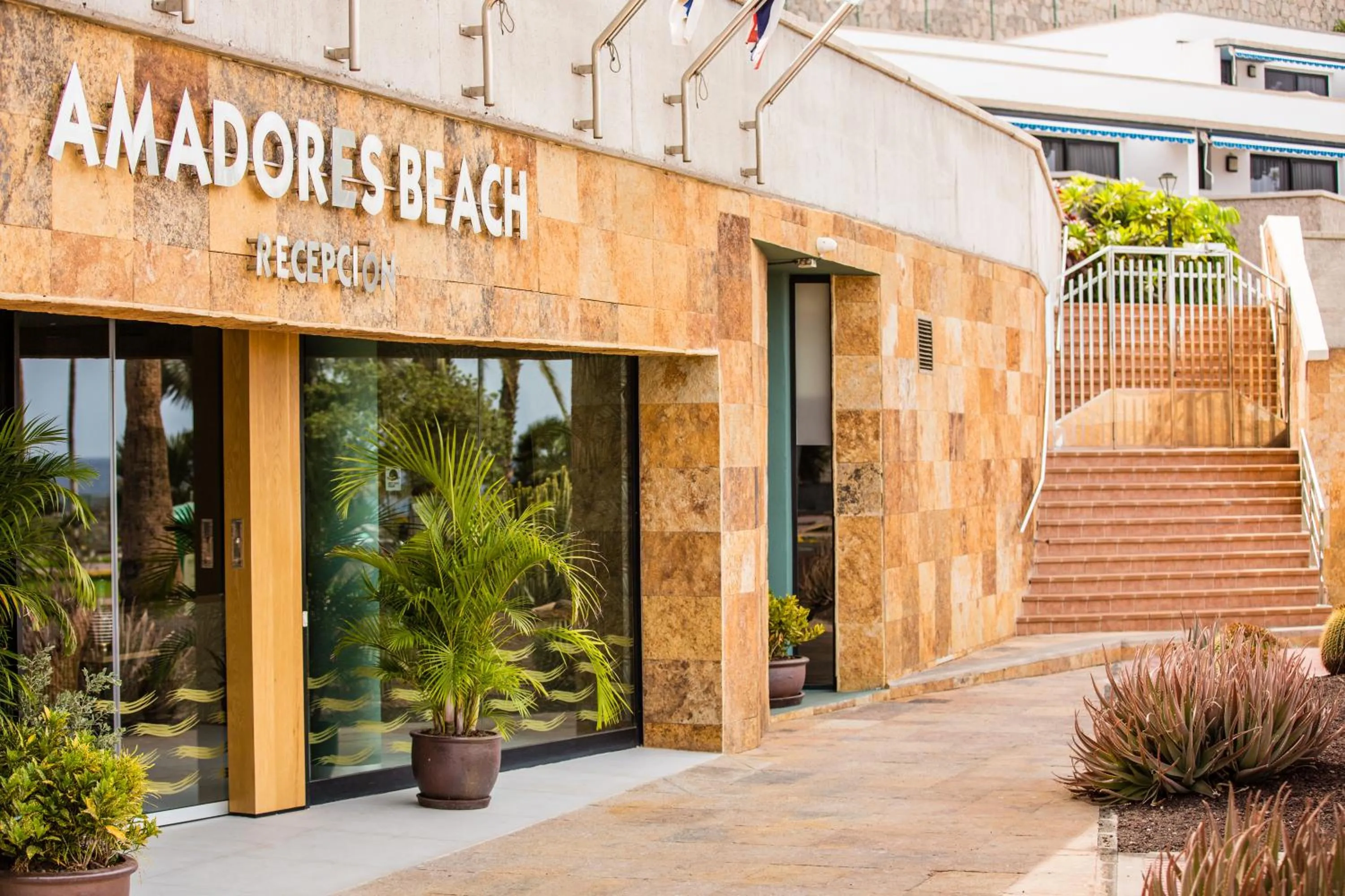 Property building in Amadores Beach Apartments