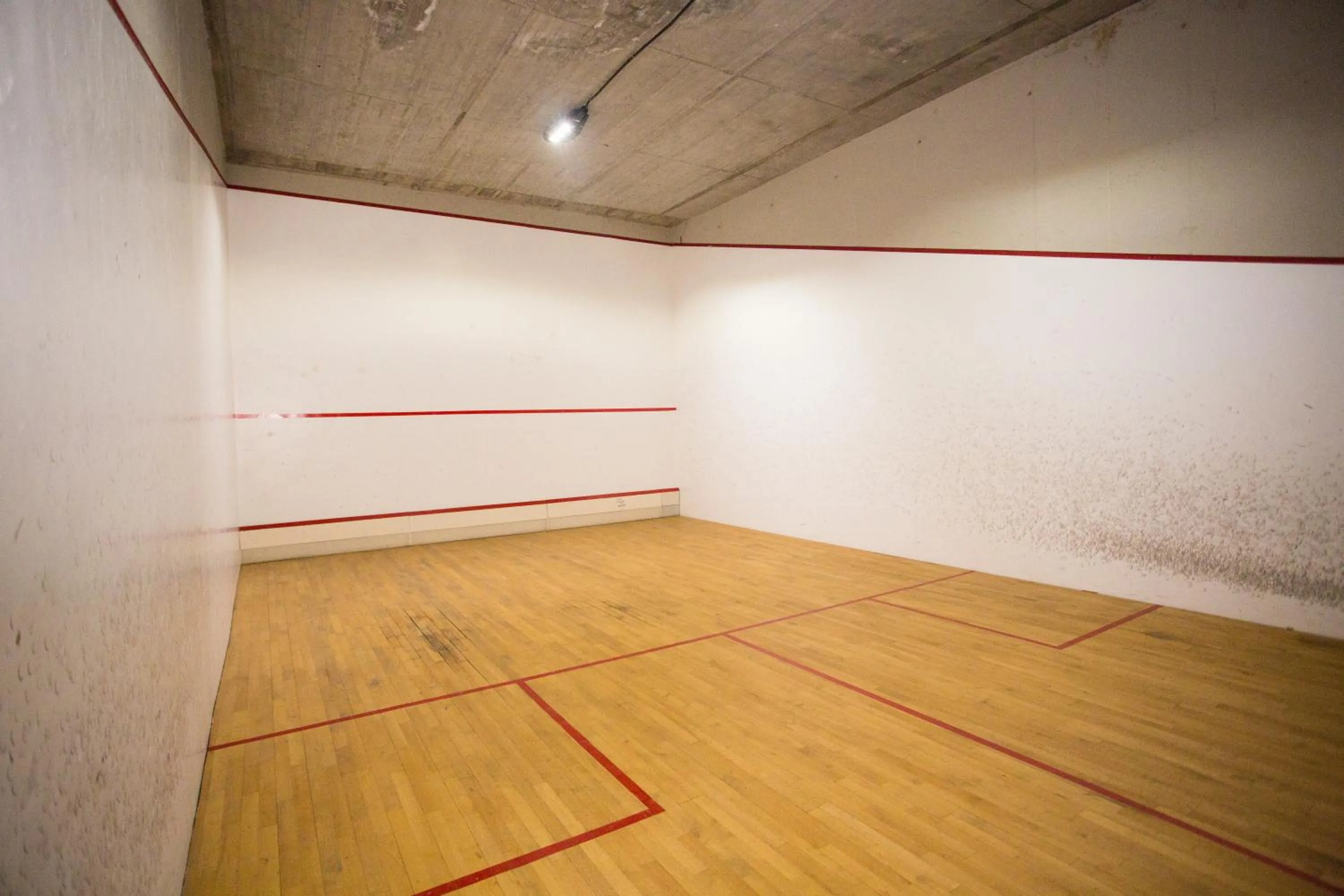 Squash in Amadores Beach Apartments