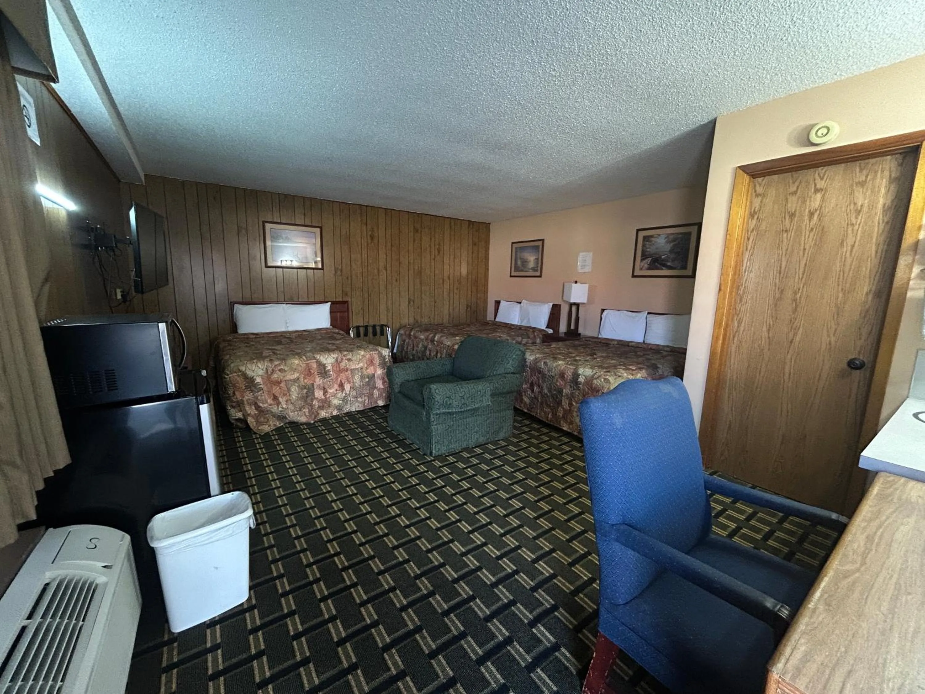 Bedroom in Big 12 Motel Broken Bow NE