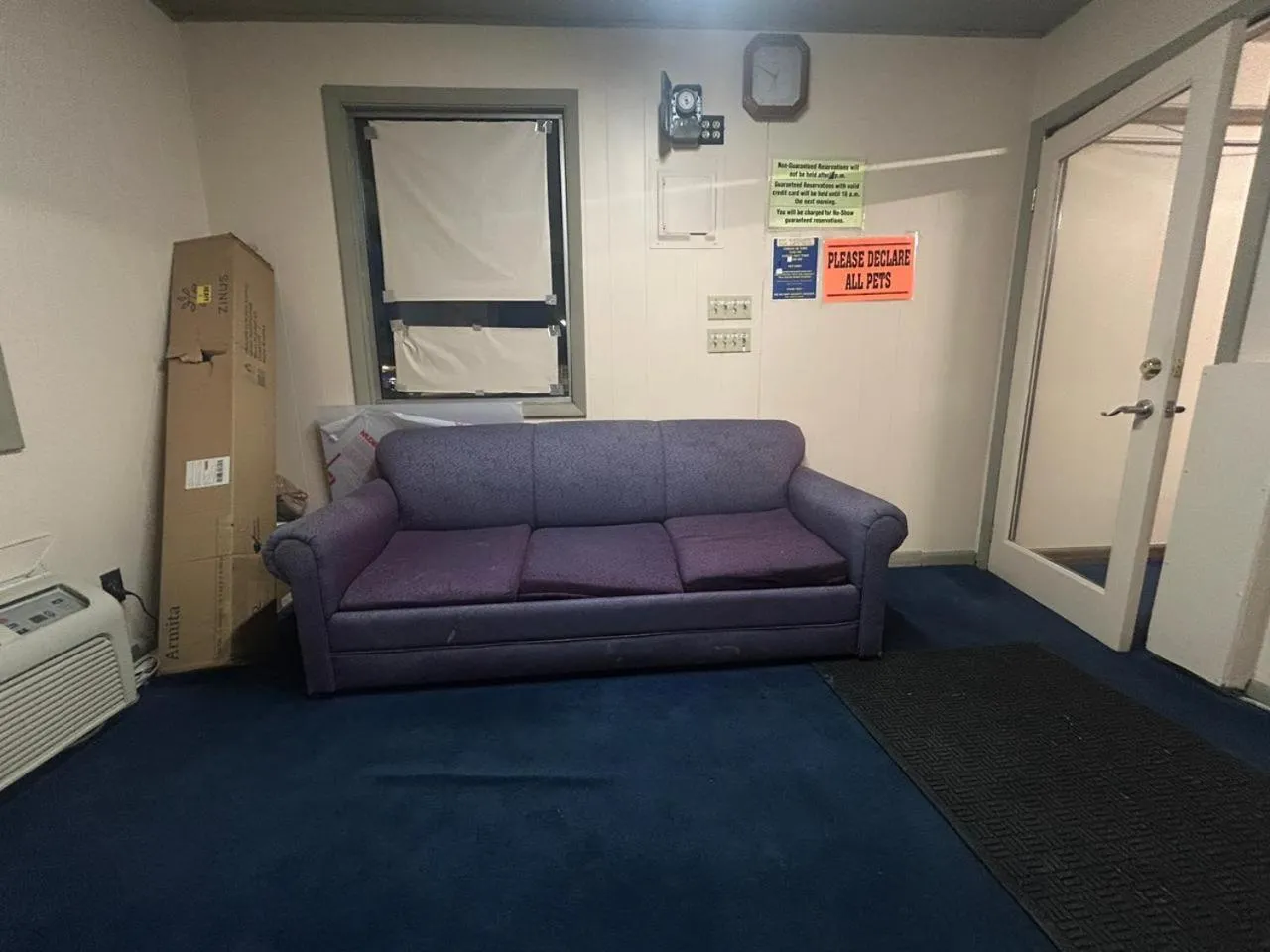 Seating area in Big 12 Motel Broken Bow NE