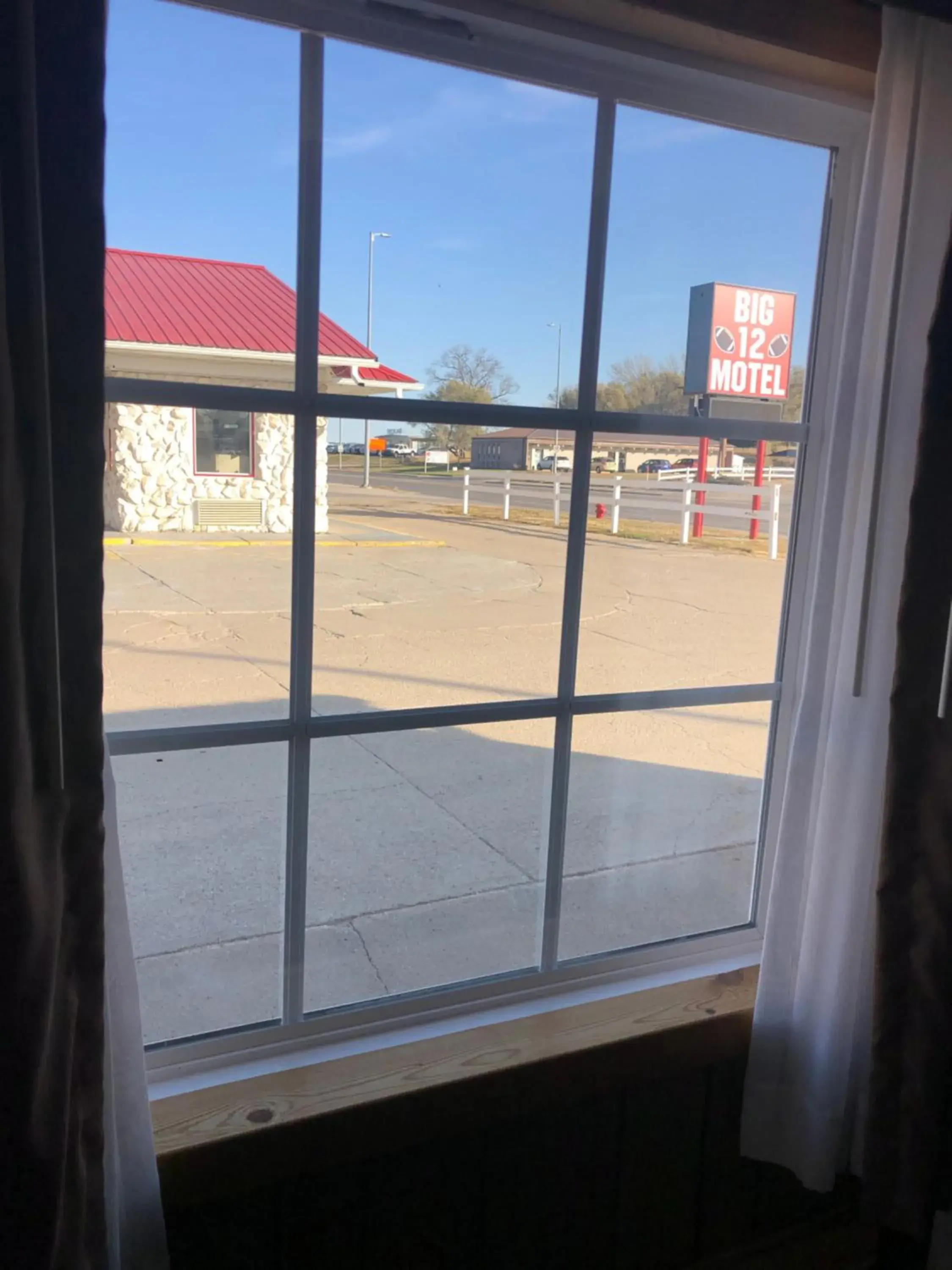 BIG 12 MOTEL BIG 12 MOTEL