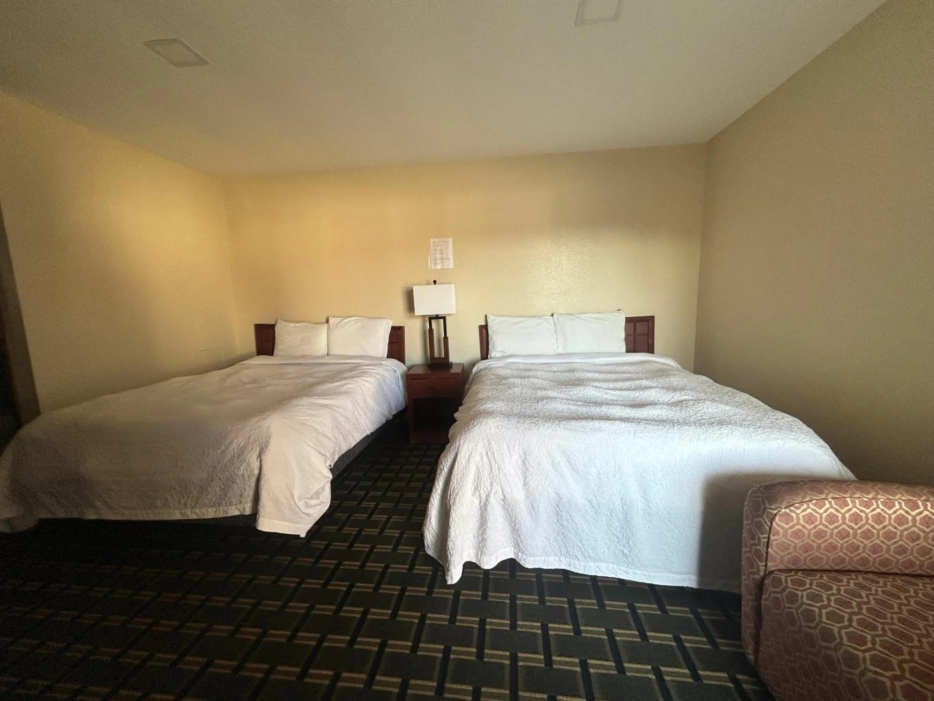 Bedroom, Bed in Big 12 Motel Broken Bow NE