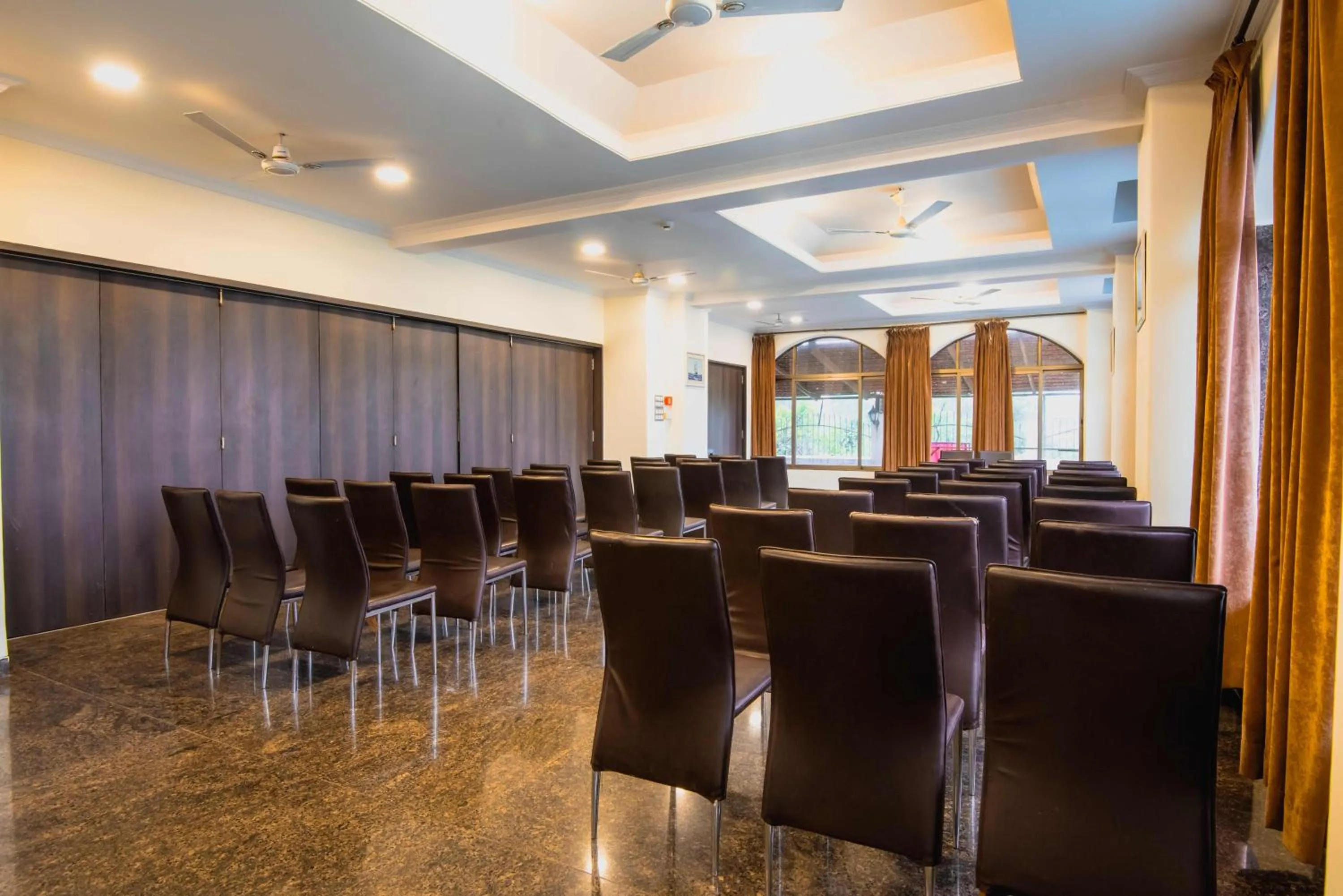 Meeting/conference room in Treebo Reveniir Resort with Pool