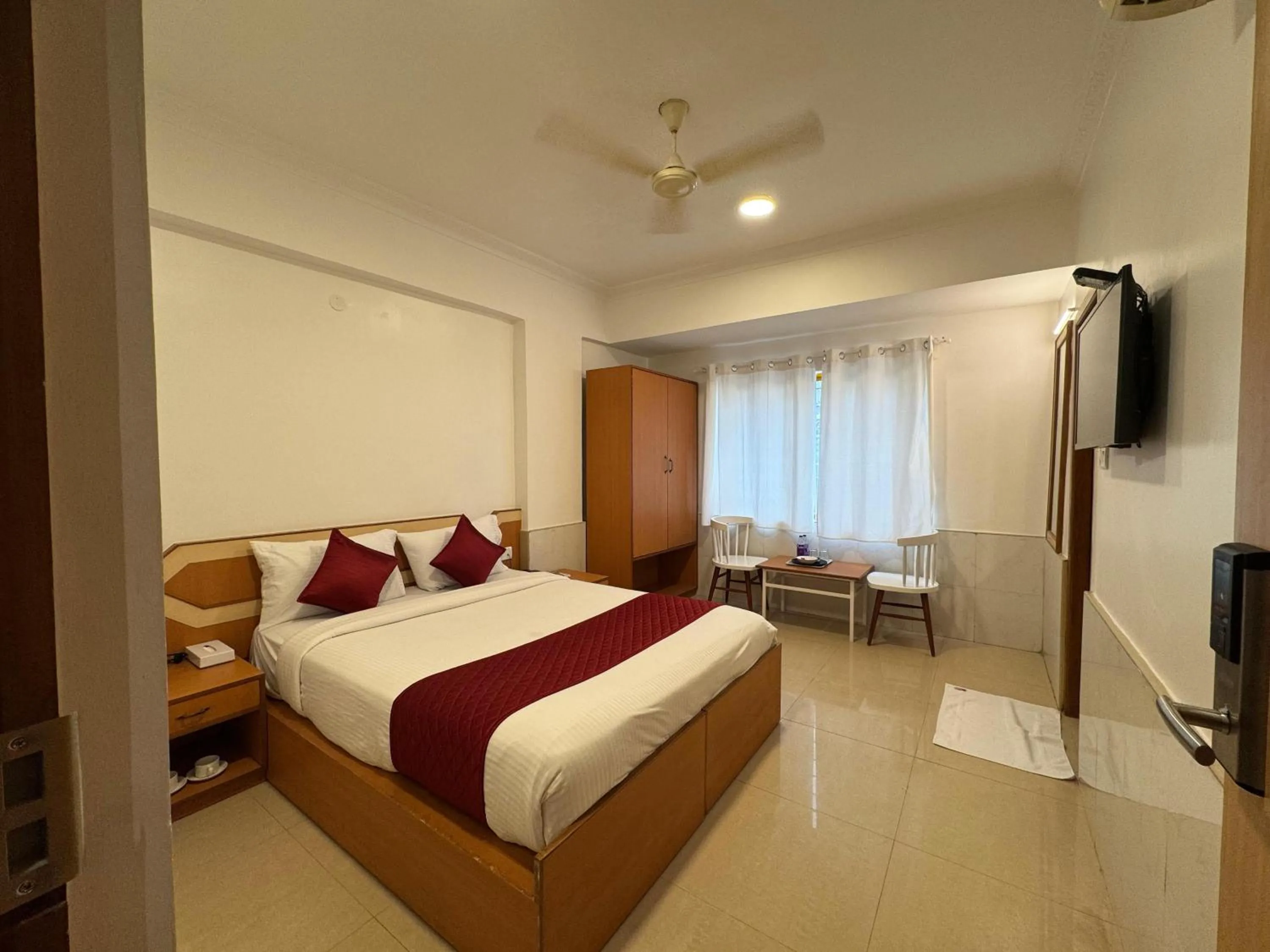 Bedroom, Bed in Zipp Lite Murugeshpalya