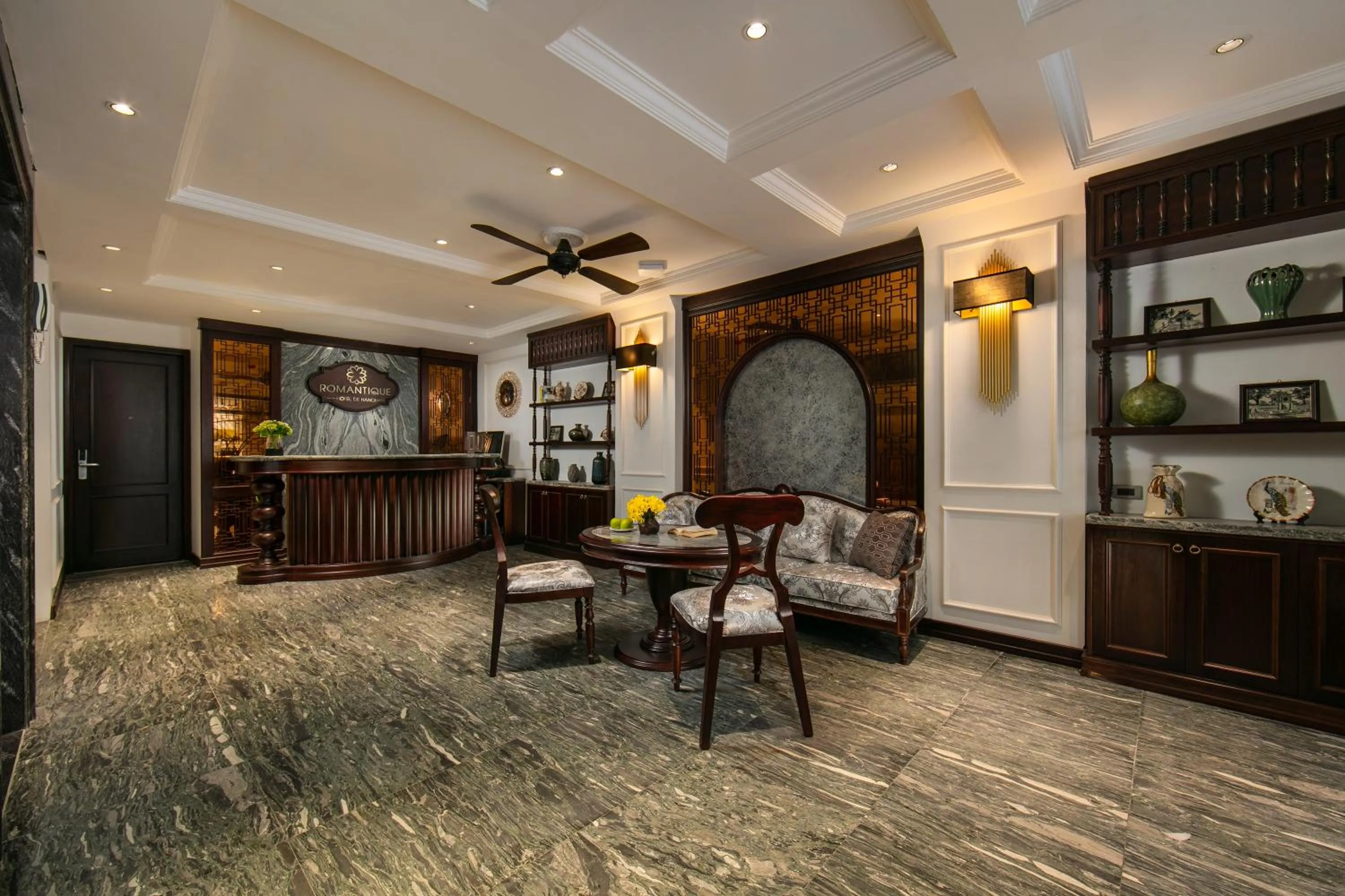 Lobby or reception in Romantique Hotel De Hanoi
