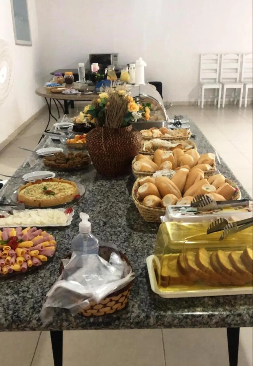 Breakfast in Villa Solarium Pousada