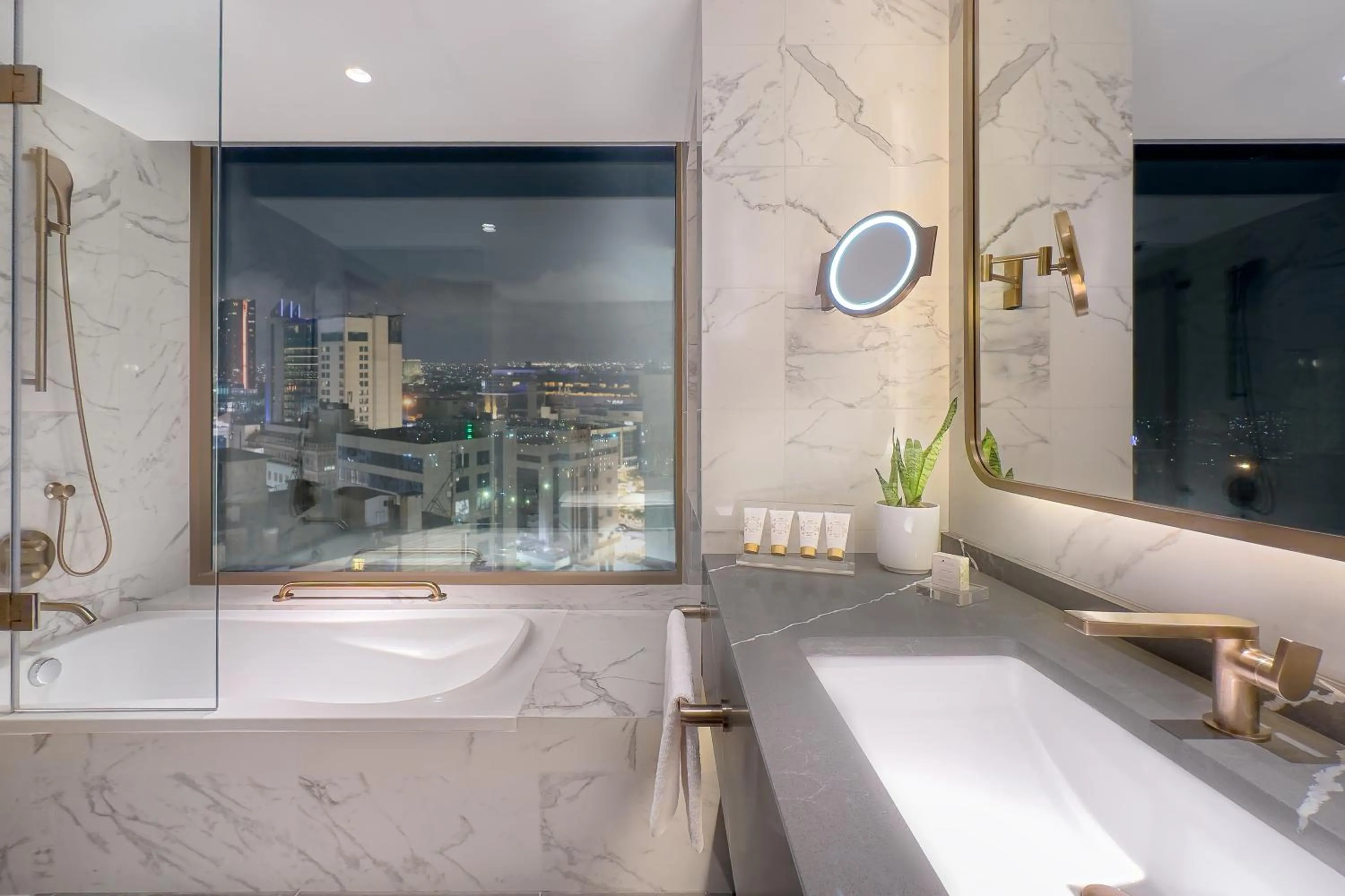 Shower in Signia by Hilton