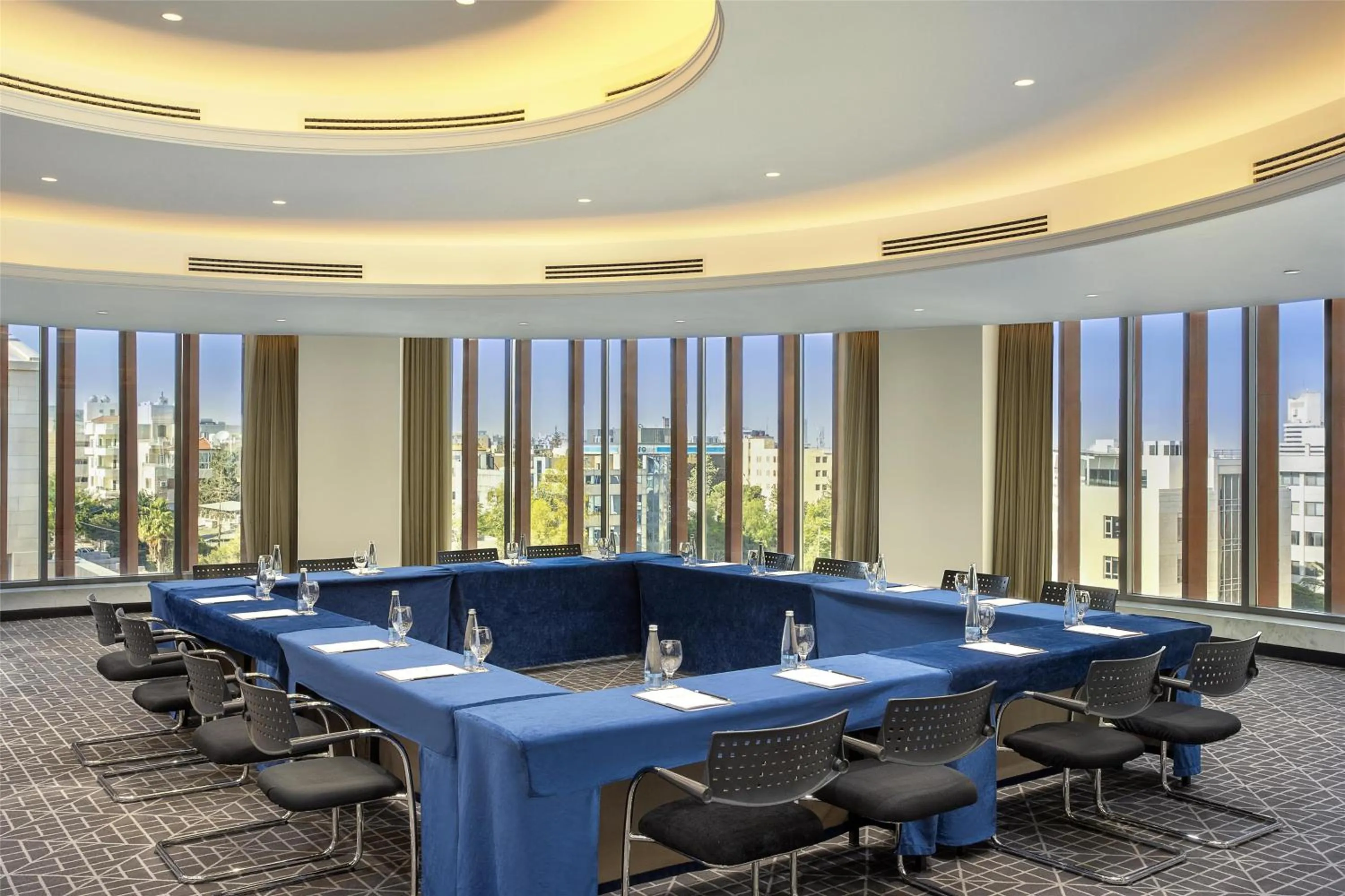Meeting/conference room in Signia by Hilton