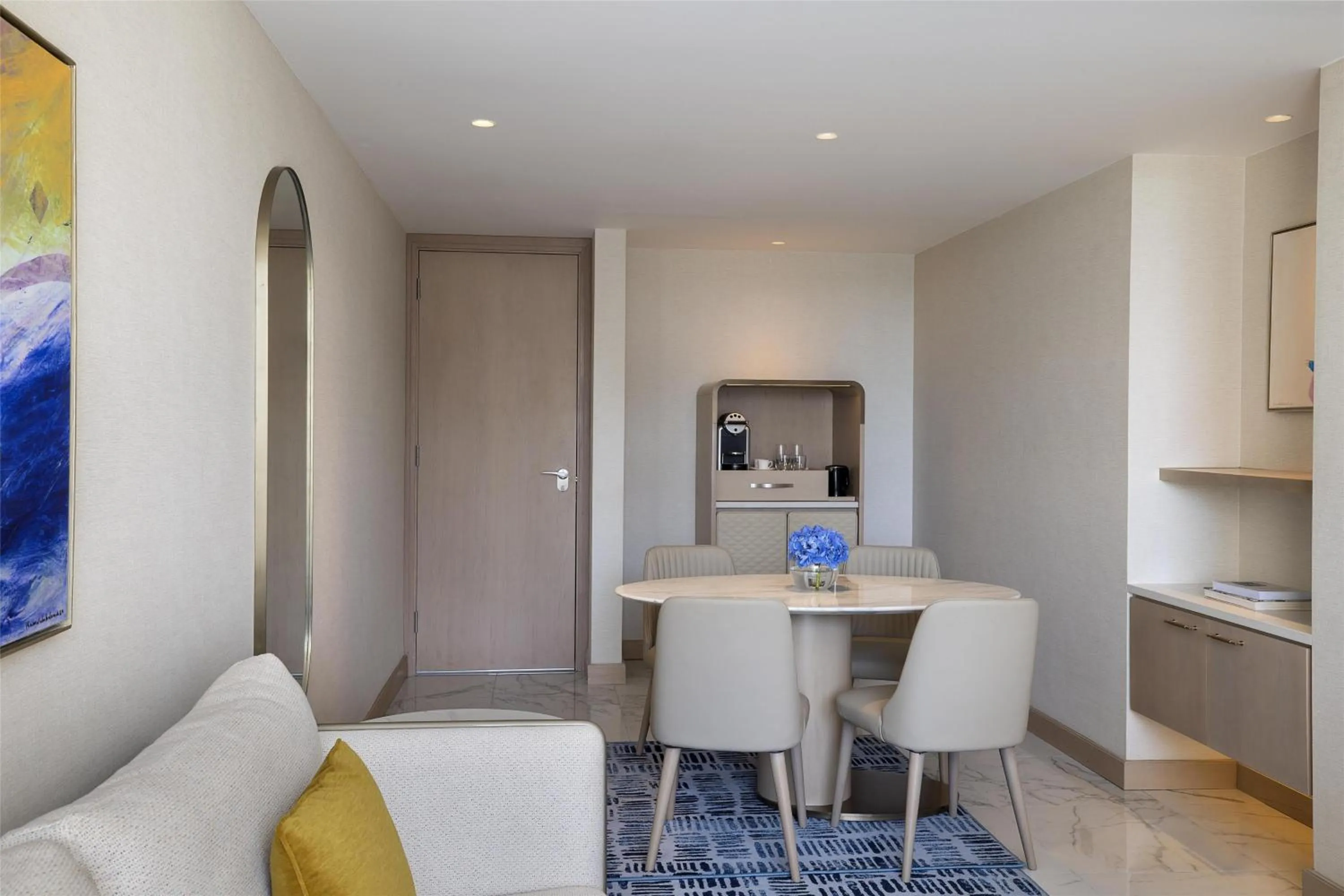 Kitchen or kitchenette in Signia by Hilton