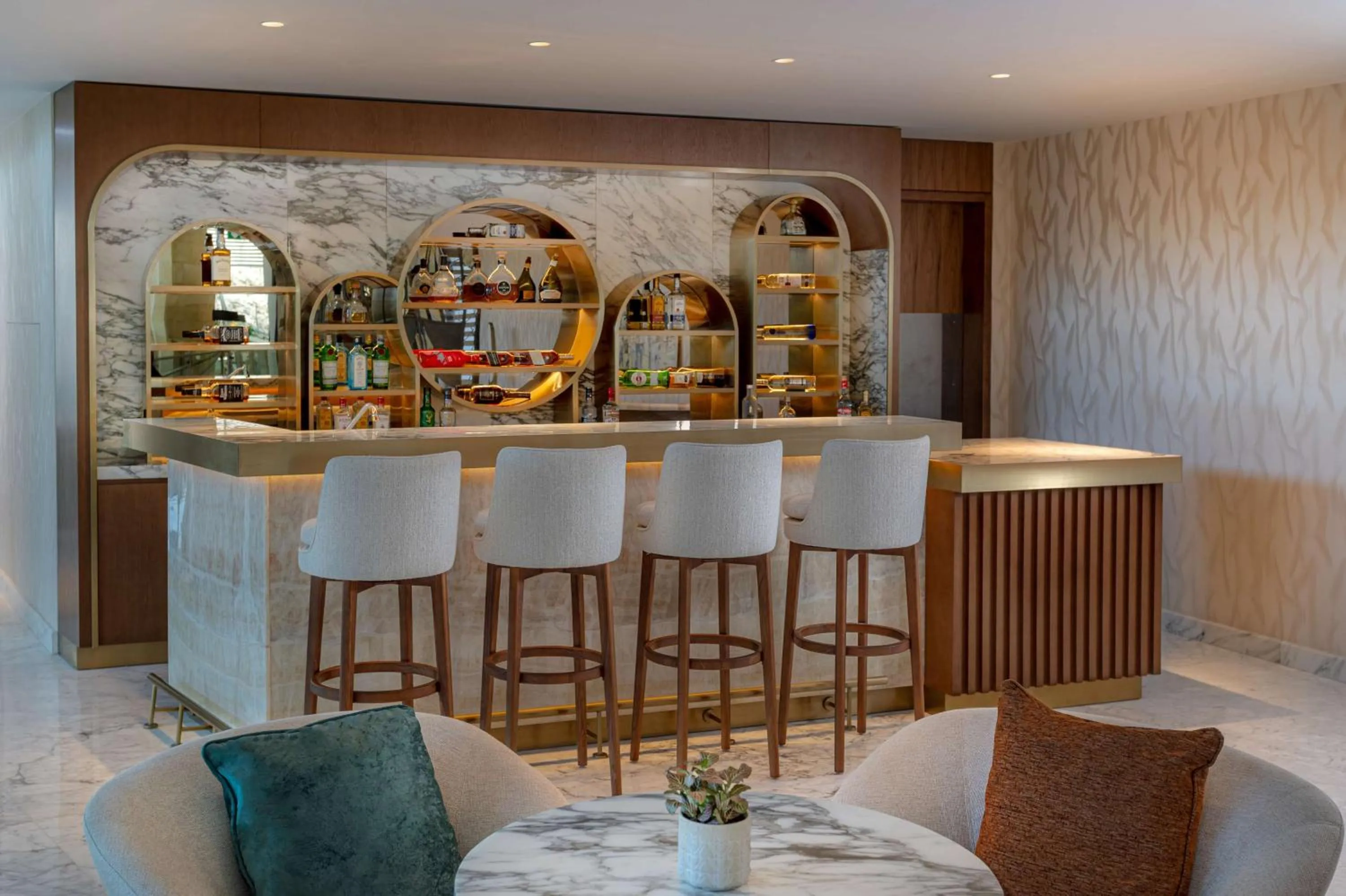 Lounge or bar in Kempinski Hotel Amman