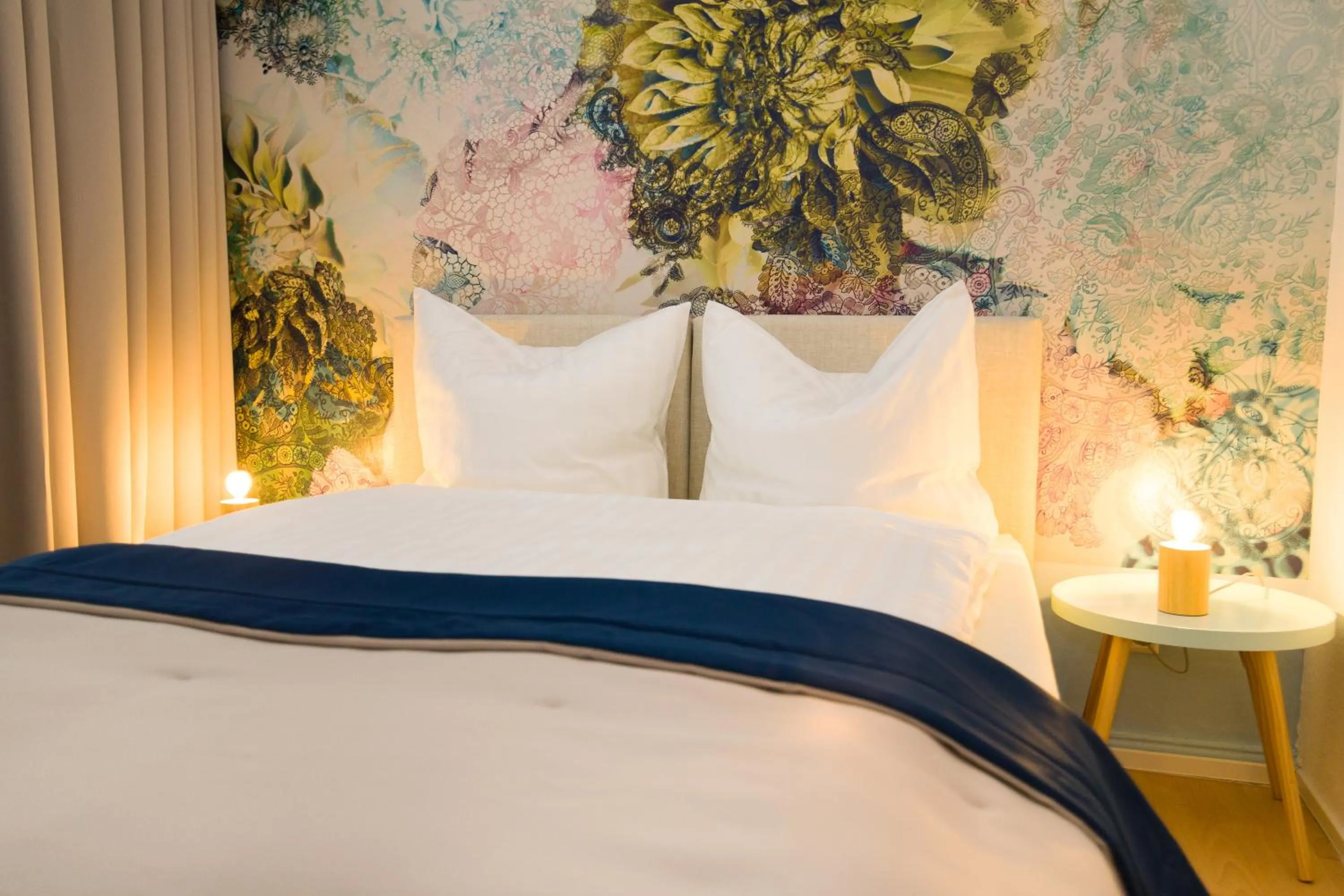 Photo of the whole room, Bed in Hotel Reverey * kontaktloser Self Check-In *