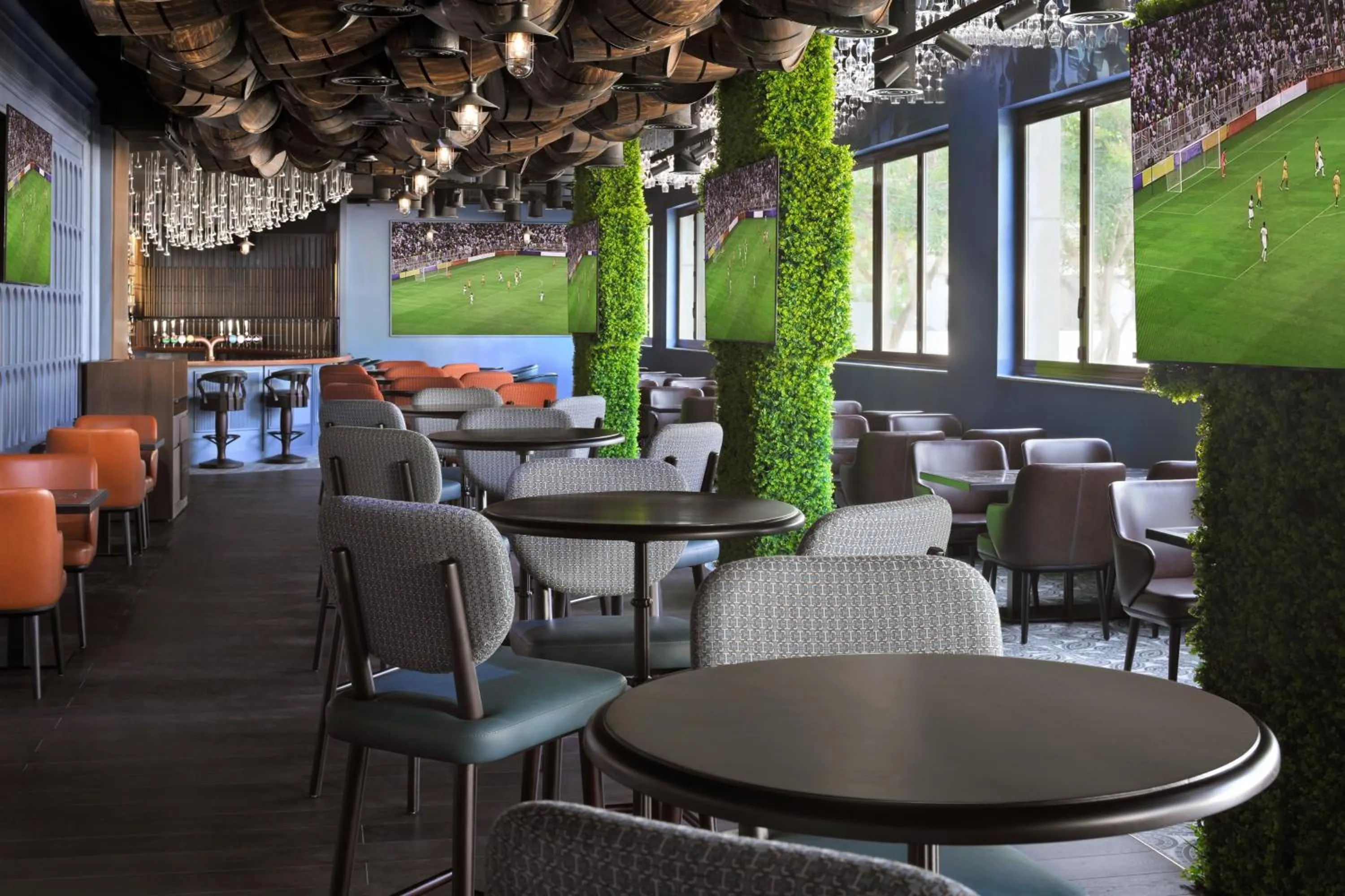 Restaurant/places to eat in Holiday Inn Express Dubai Internet City by IHG