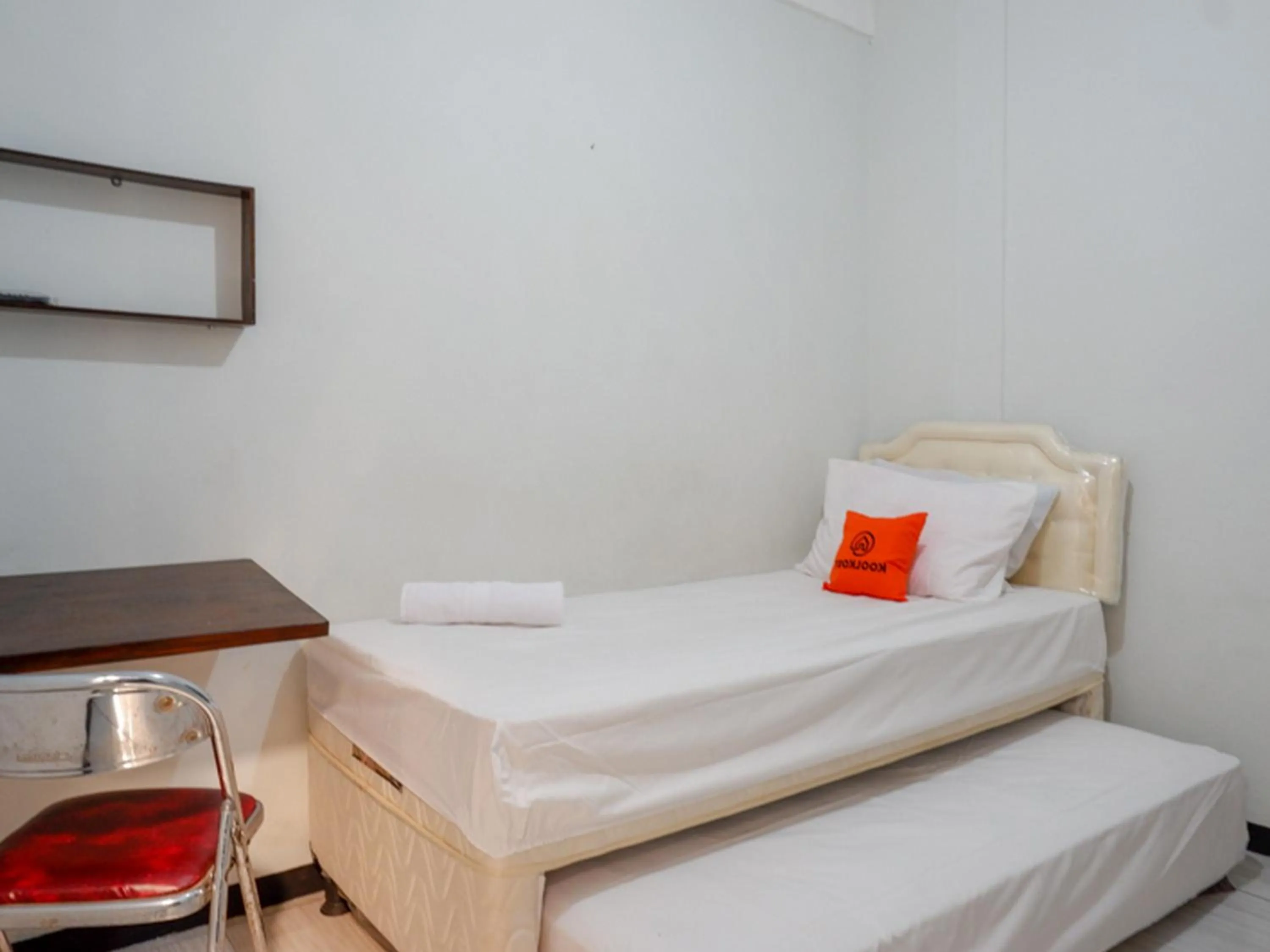 Bed in KoolKost Syariah near RSUP Dr Kariadi Semarang Minimum Stay 6 nights