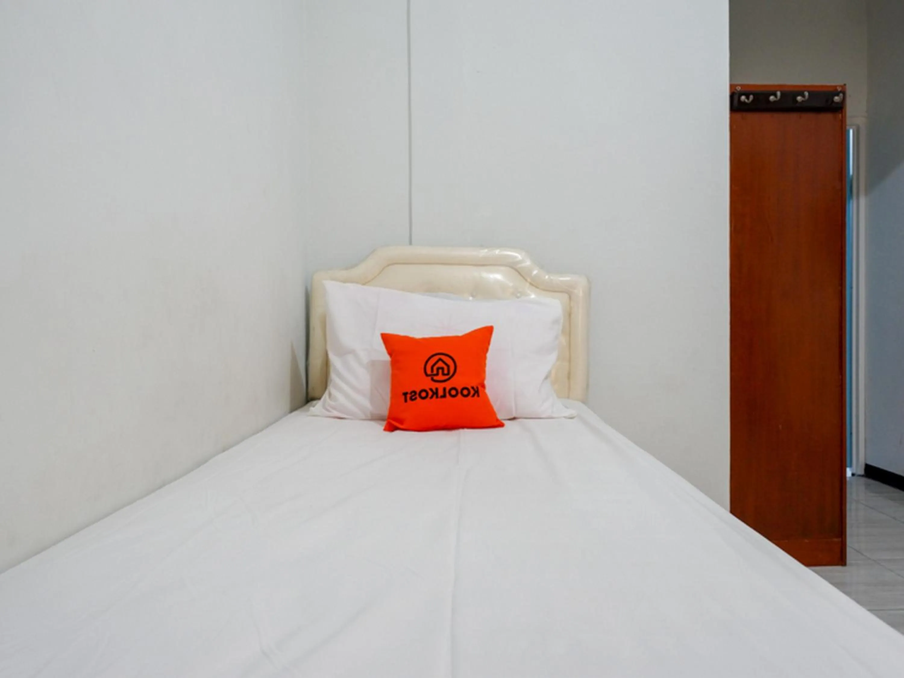 Bed in KoolKost Syariah near RSUP Dr Kariadi Semarang Minimum Stay 6 nights