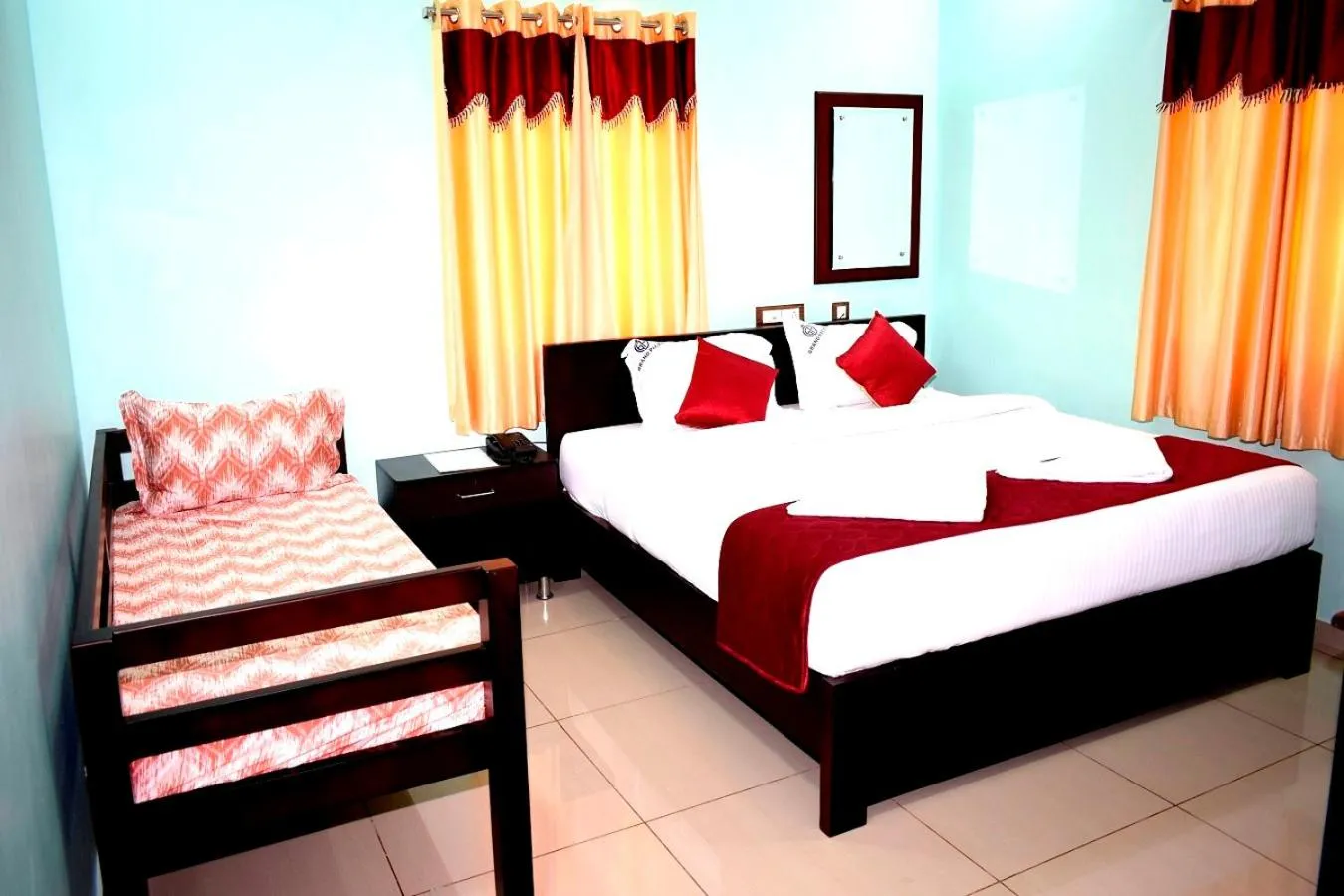 Bedroom, Bed in Grand Pacific