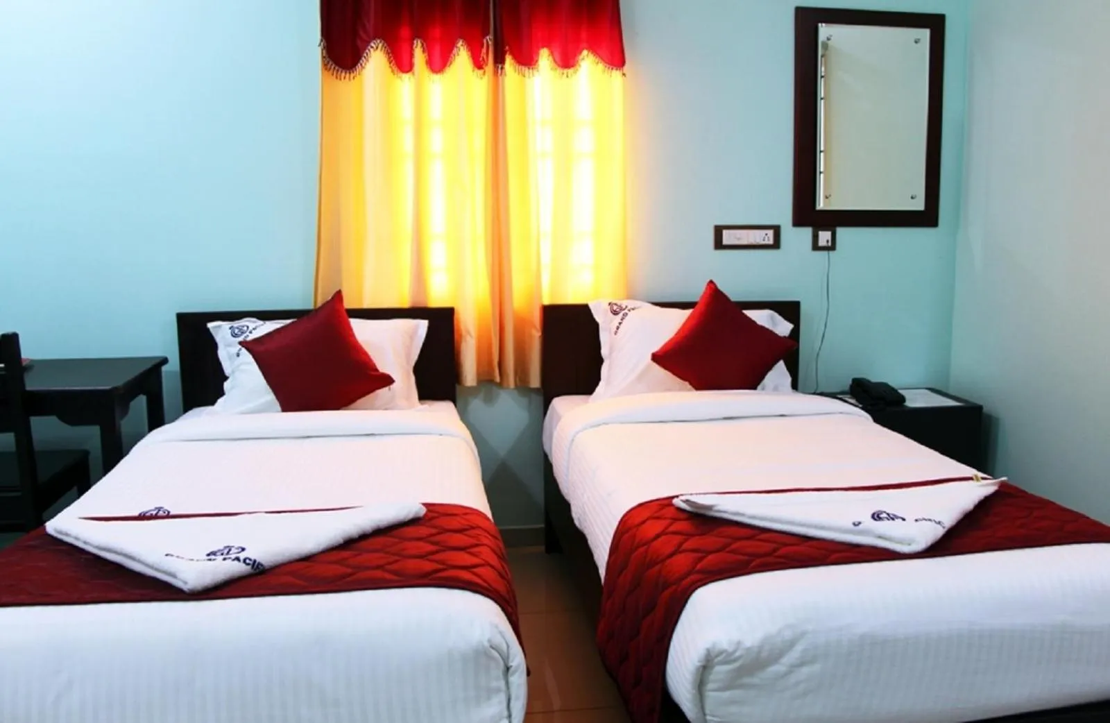 Bedroom, Bed in Grand Pacific