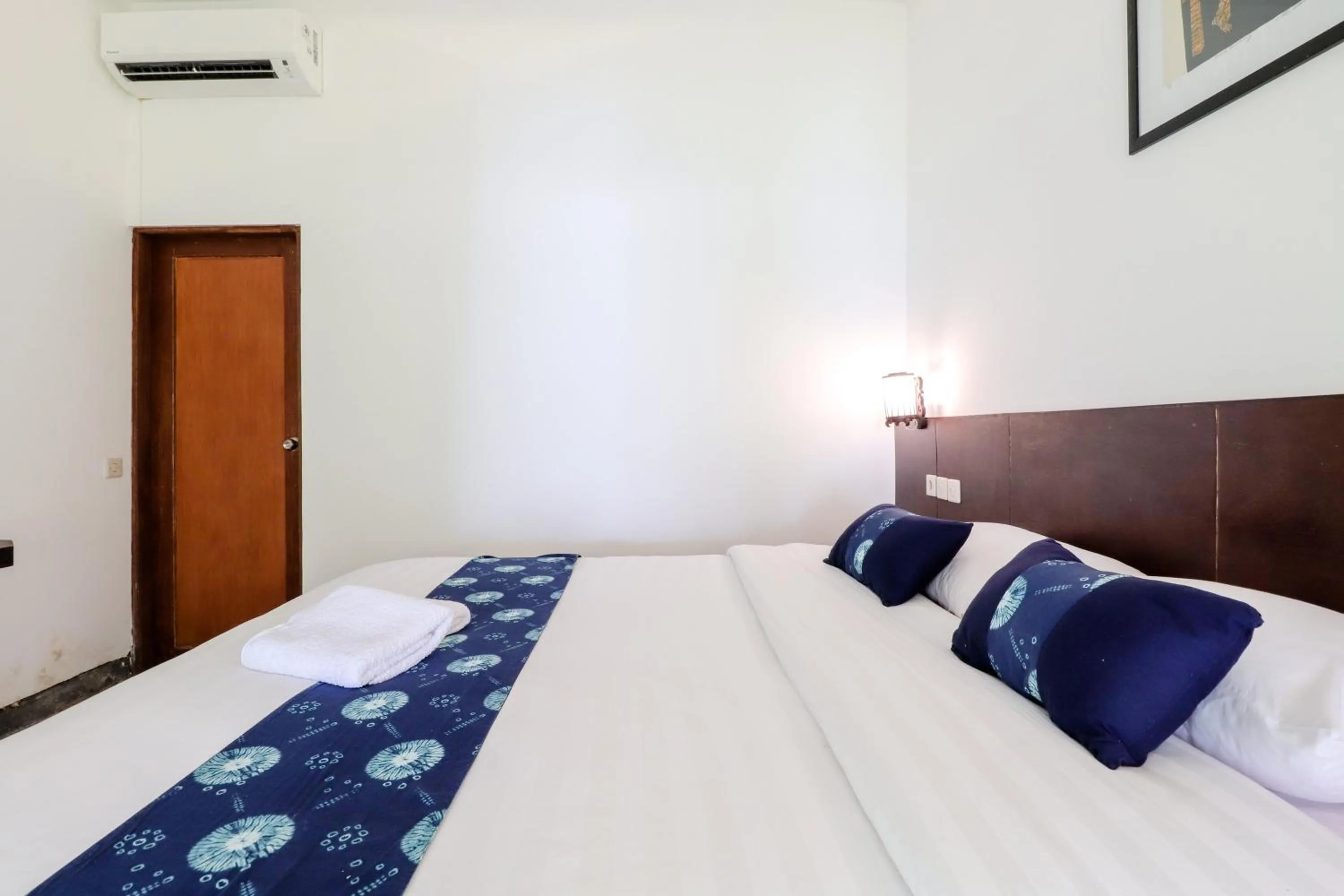 Bedroom, Bed in Balkondes Kenalan