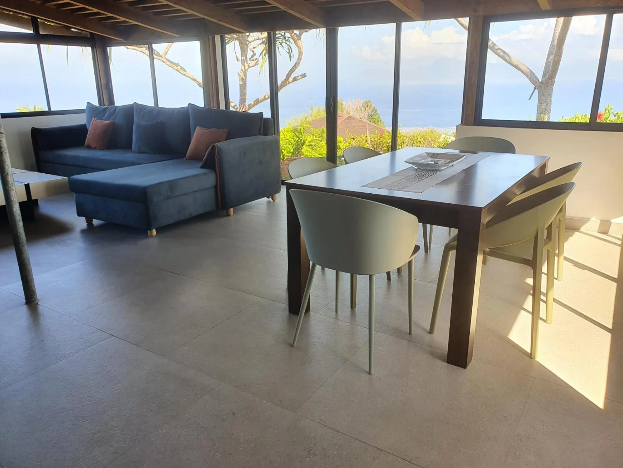 Living room in Jolie Maison Vue Ocean et Moorea