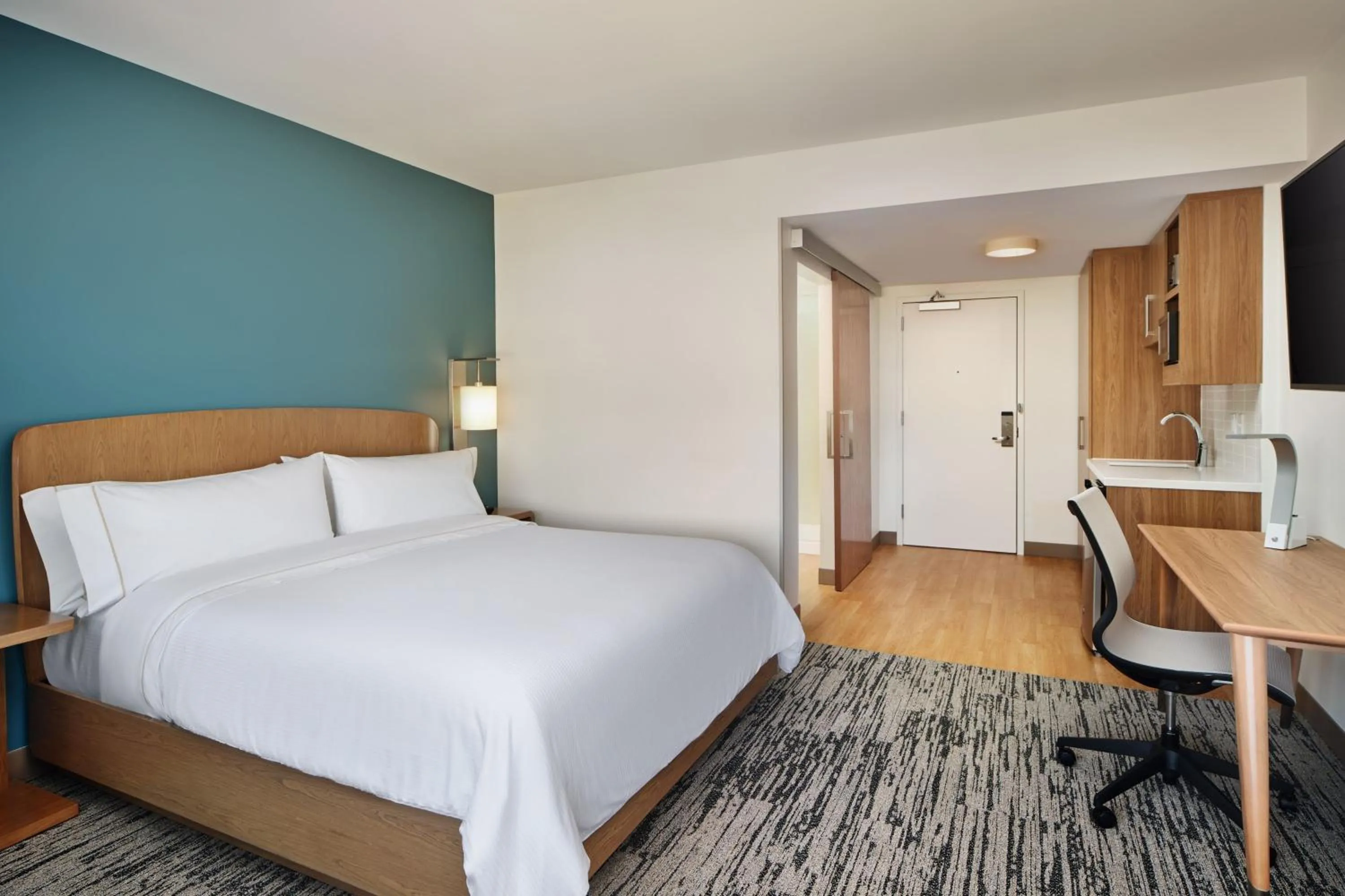 Photo of the whole room, Bed in Element Nashville Vanderbilt West End