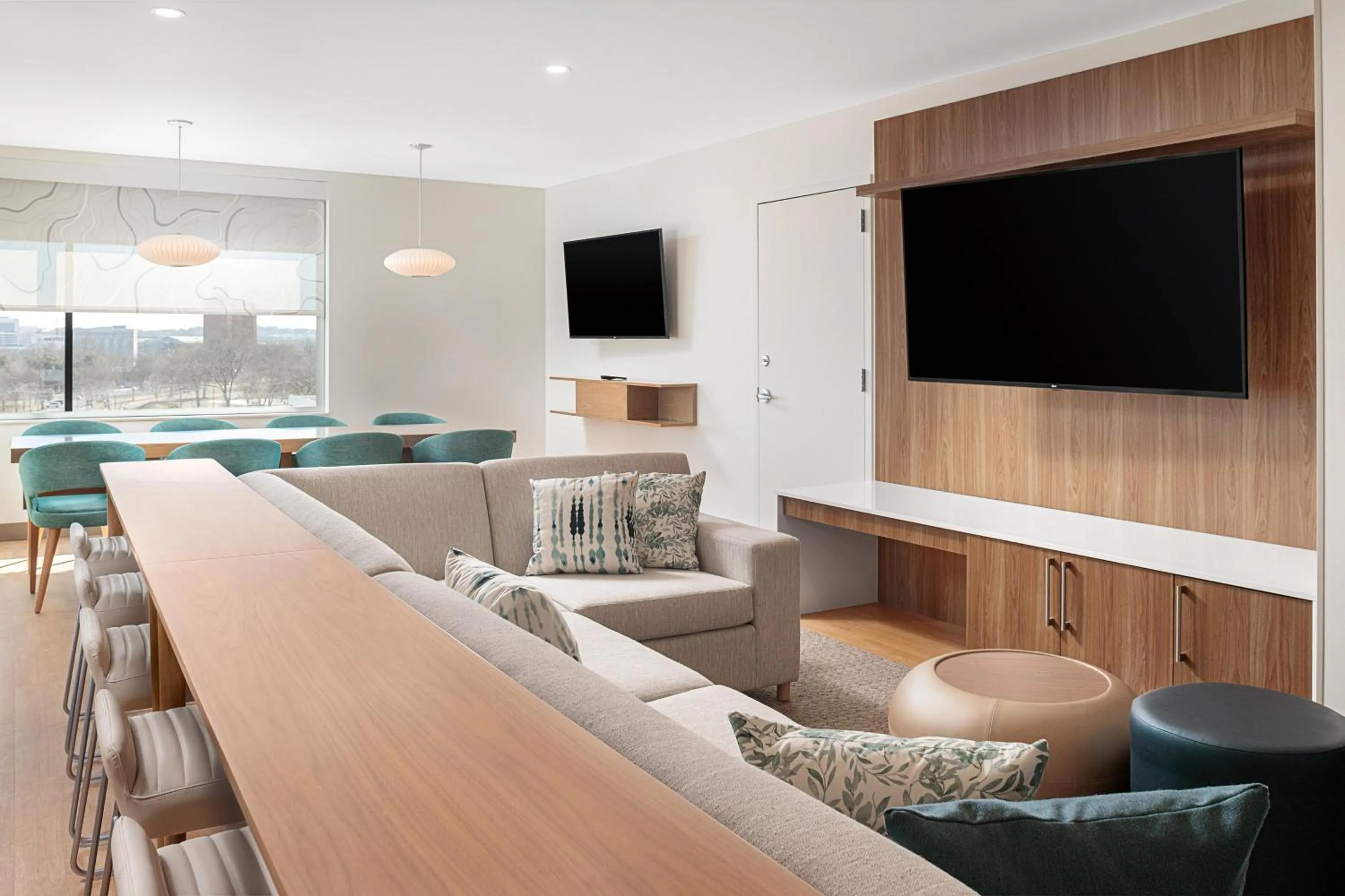 Photo of the whole room in Element Nashville Vanderbilt West End