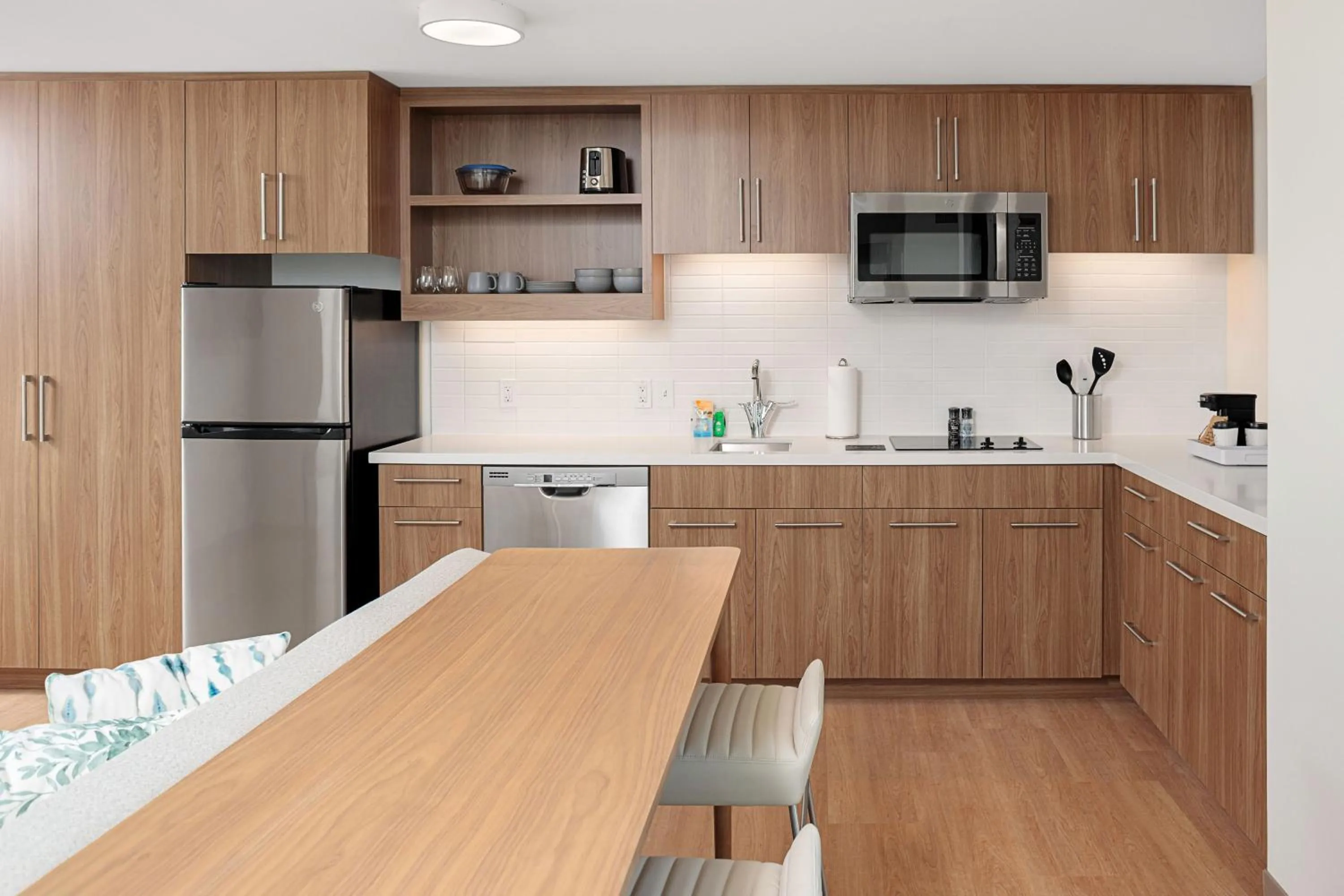 Photo of the whole room in Element Nashville Vanderbilt West End