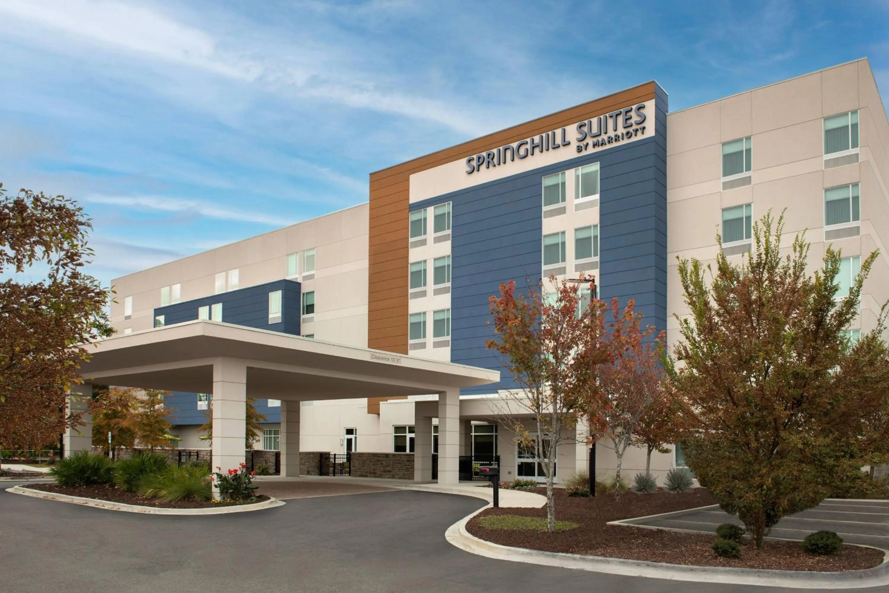 Property building in SpringHill Suites By Marriott Charleston Airport & Convention Center