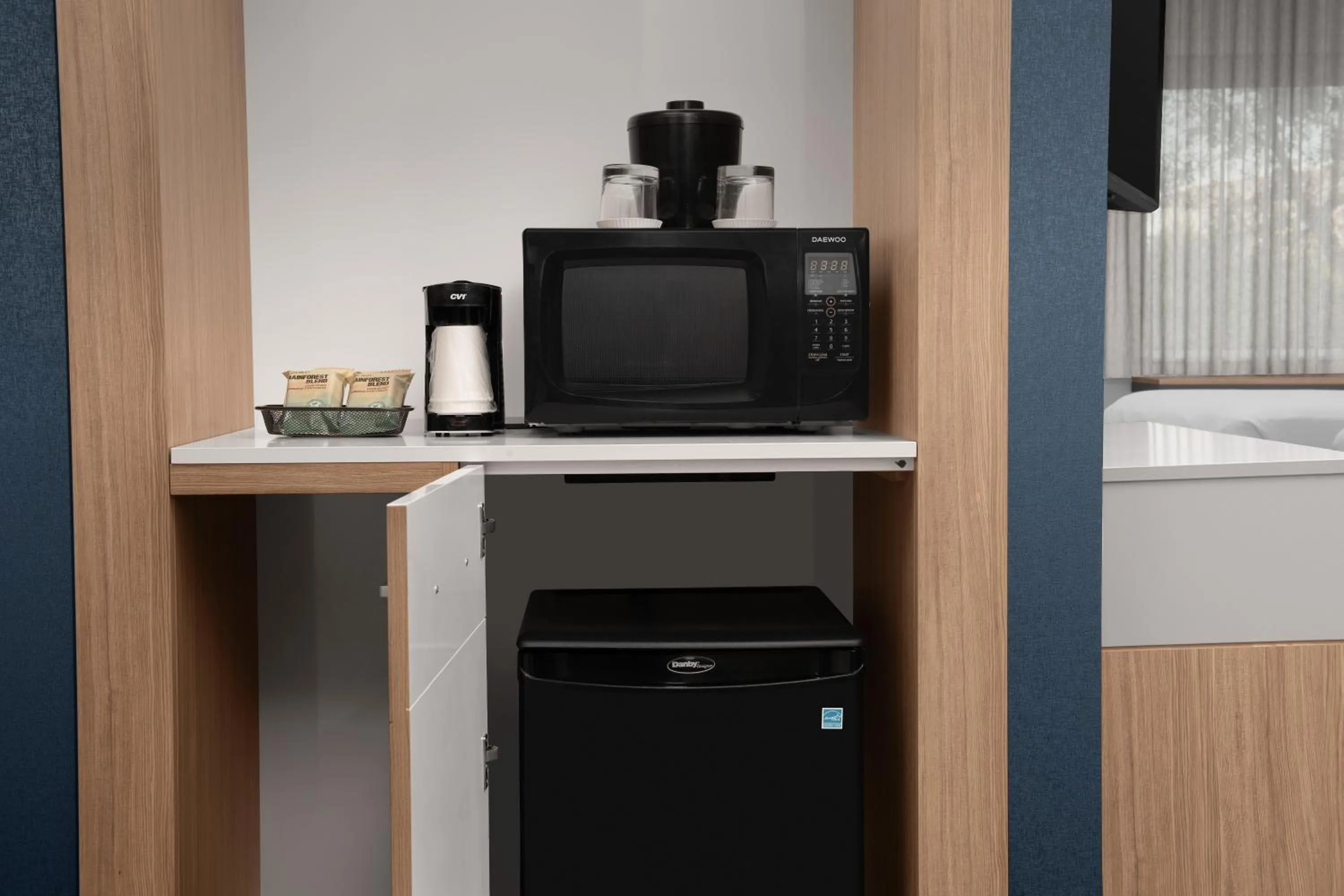 Kitchen or kitchenette in SpringHill Suites By Marriott Charleston Airport & Convention Center