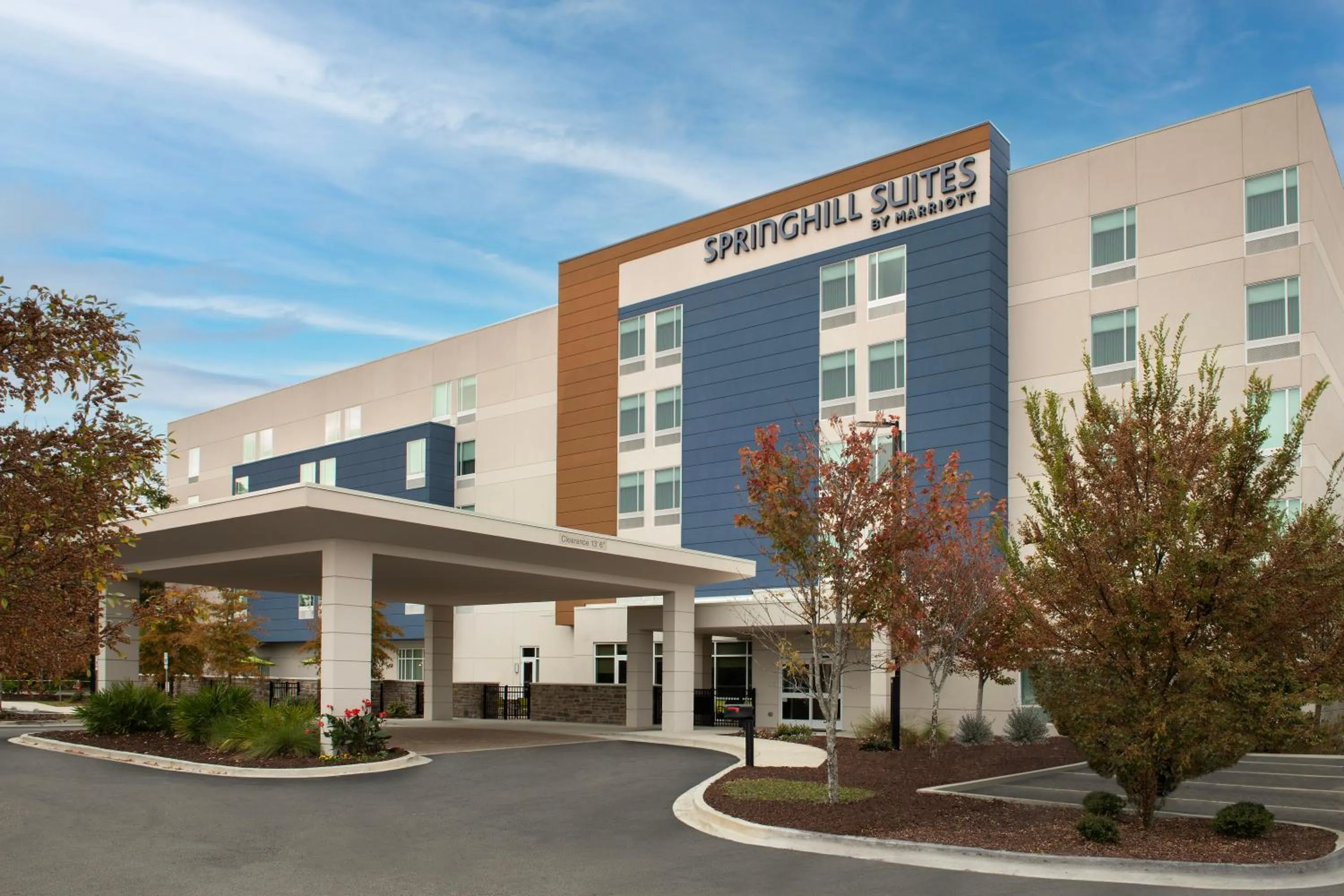 Property building in SpringHill Suites By Marriott Charleston Airport & Convention Center